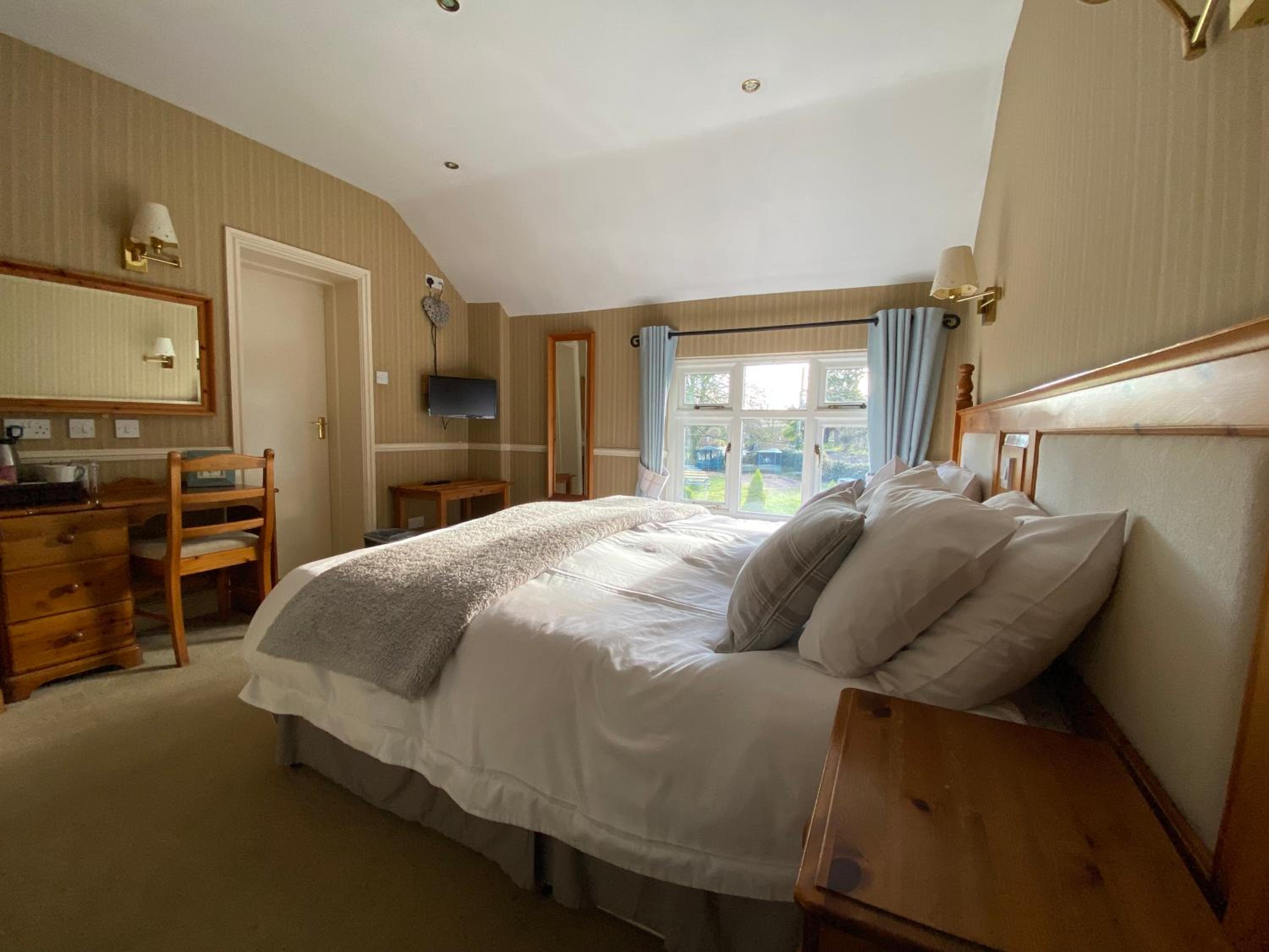 Double or Twin Room with Garden View - Photo 1