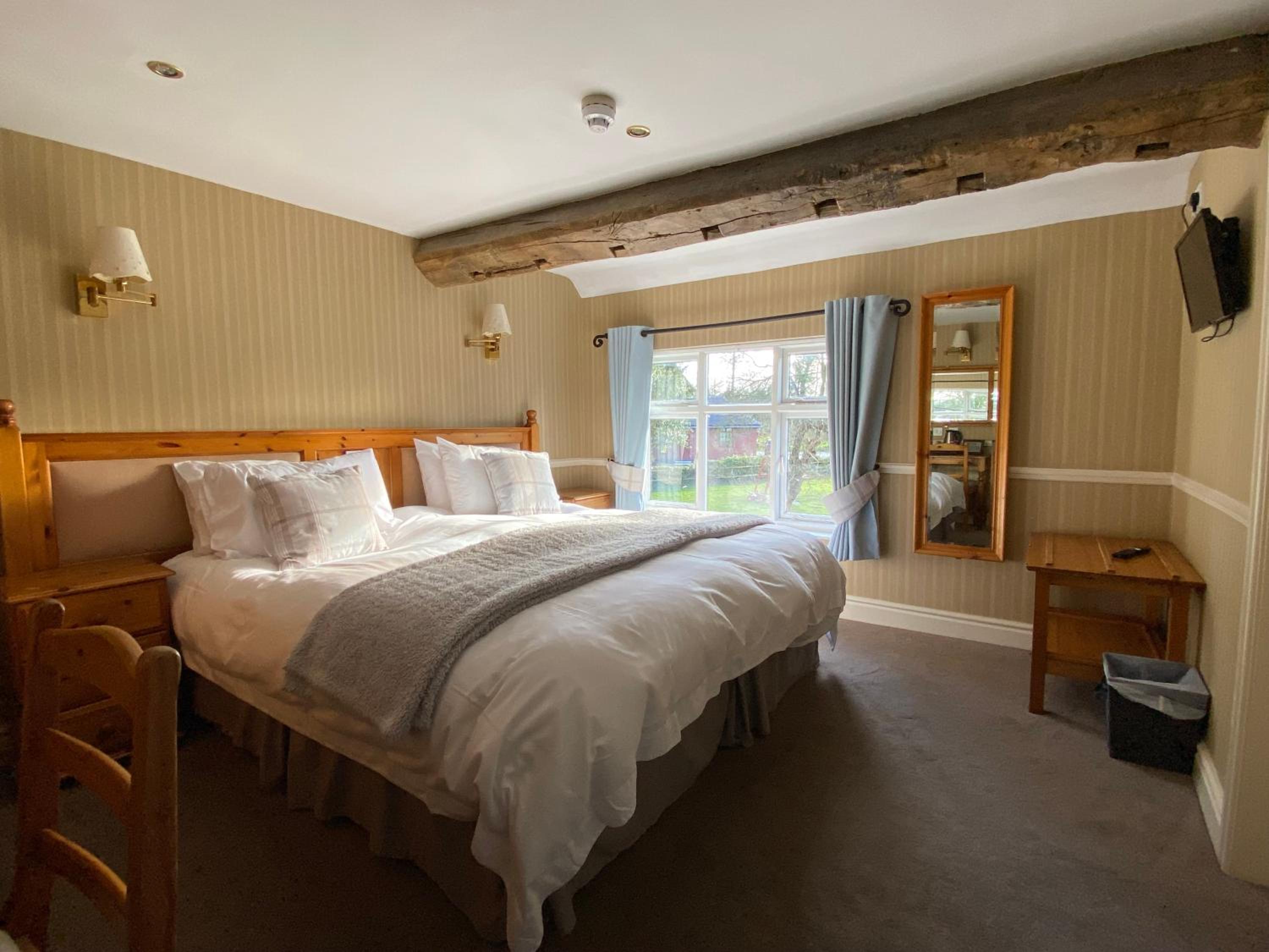 Double or Twin Room with Garden View - Photo 11