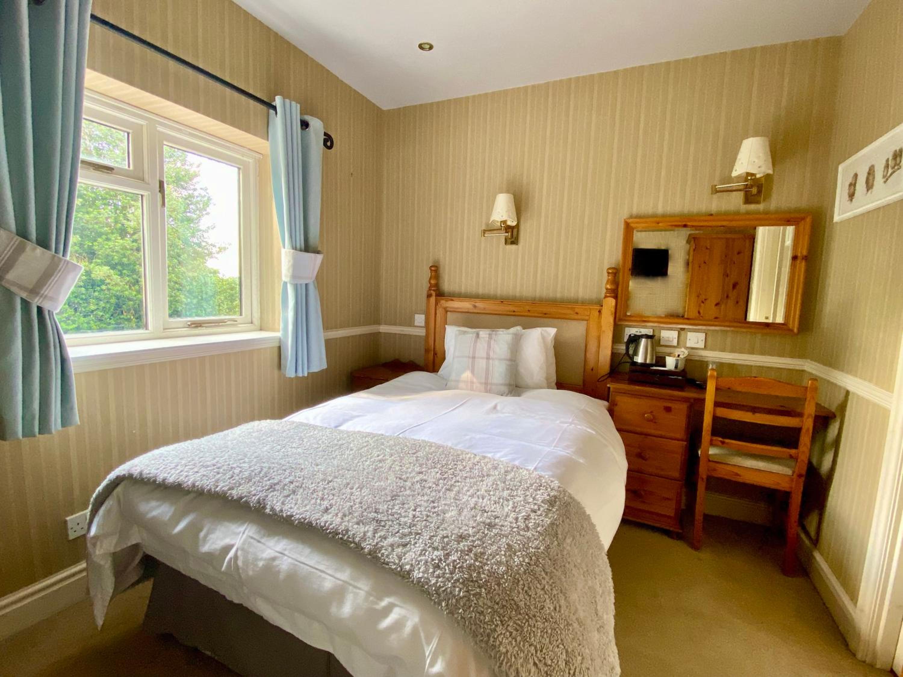 Single Room with Private Bathroom photo 1