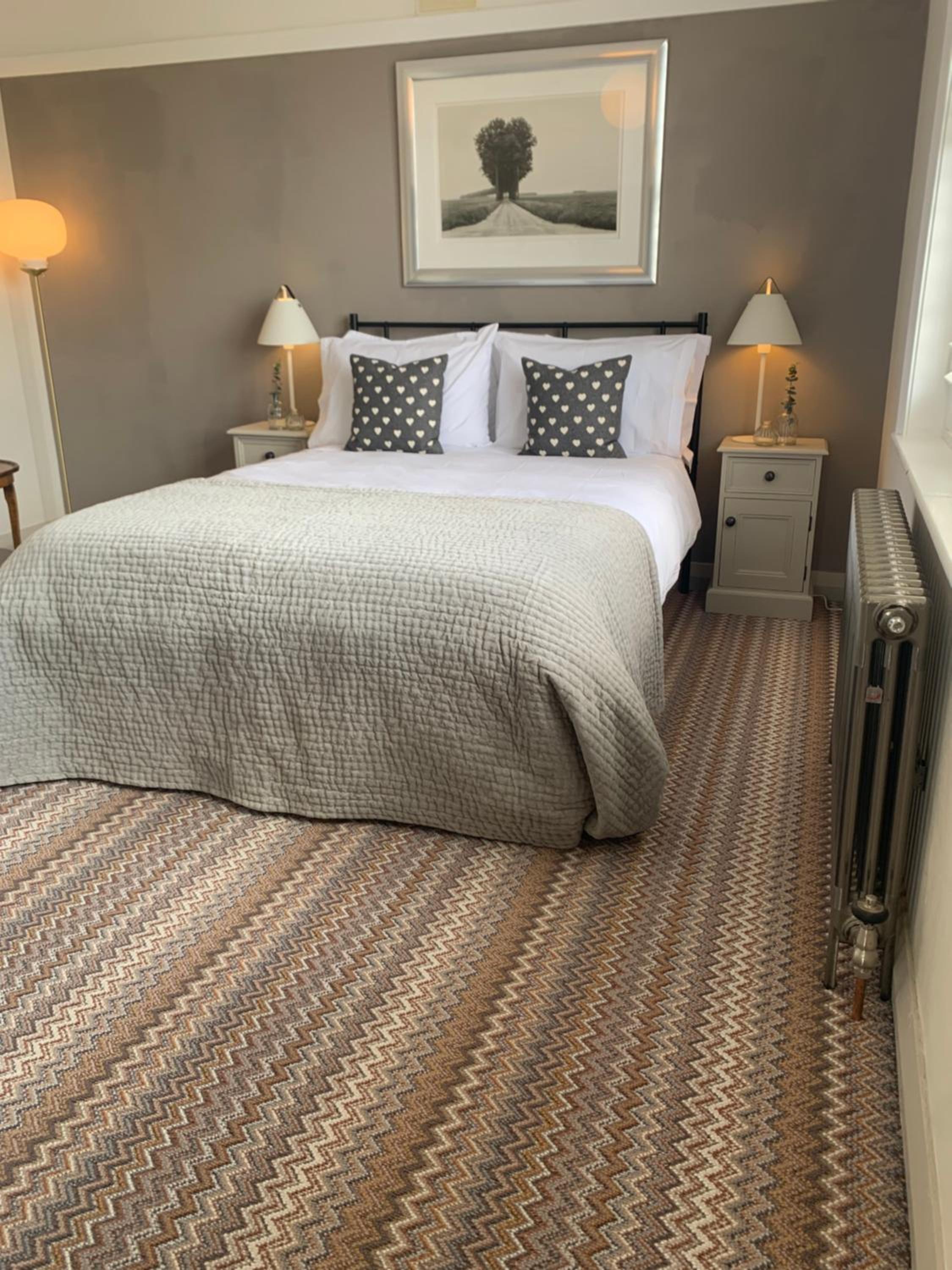 Deluxe Double Room with Bath - Photo 1