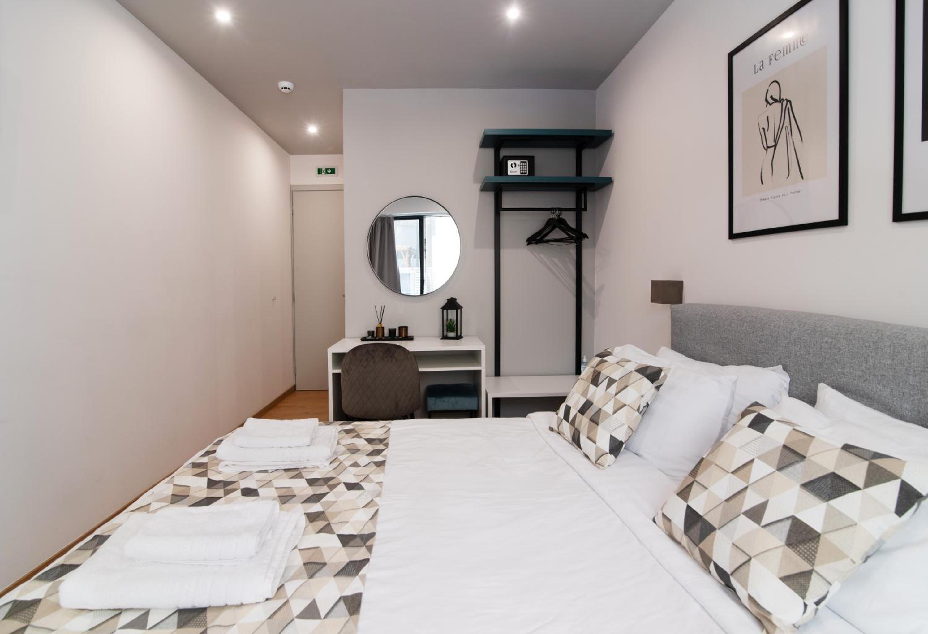 Deluxe Double or Twin Room photo 3