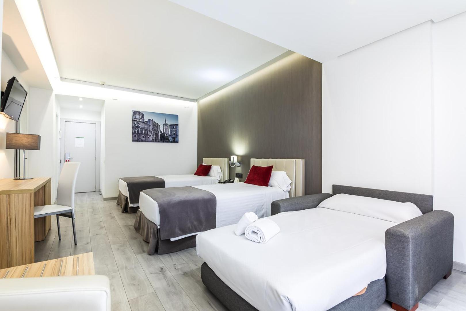 Double Room with Extra Bed photo 2
