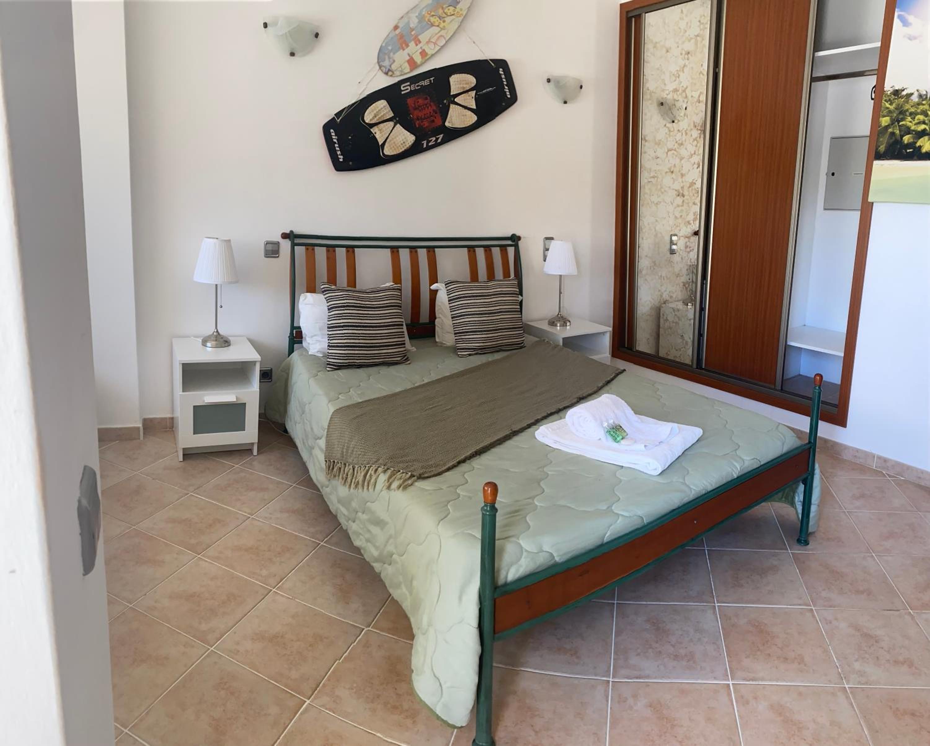 Basic Triple Room with Shared Bathroom photo 3