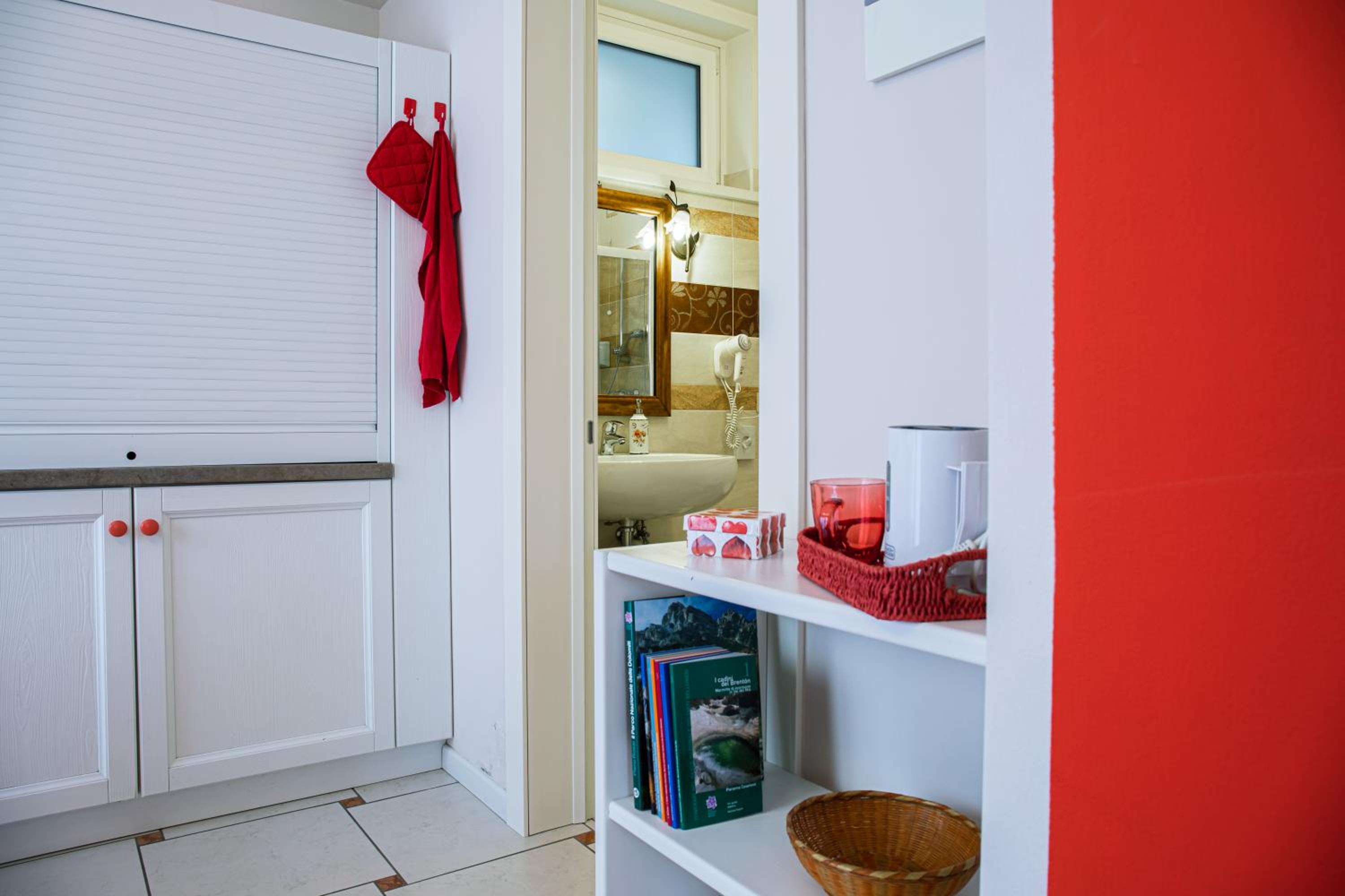 Studio Apartment photo 3