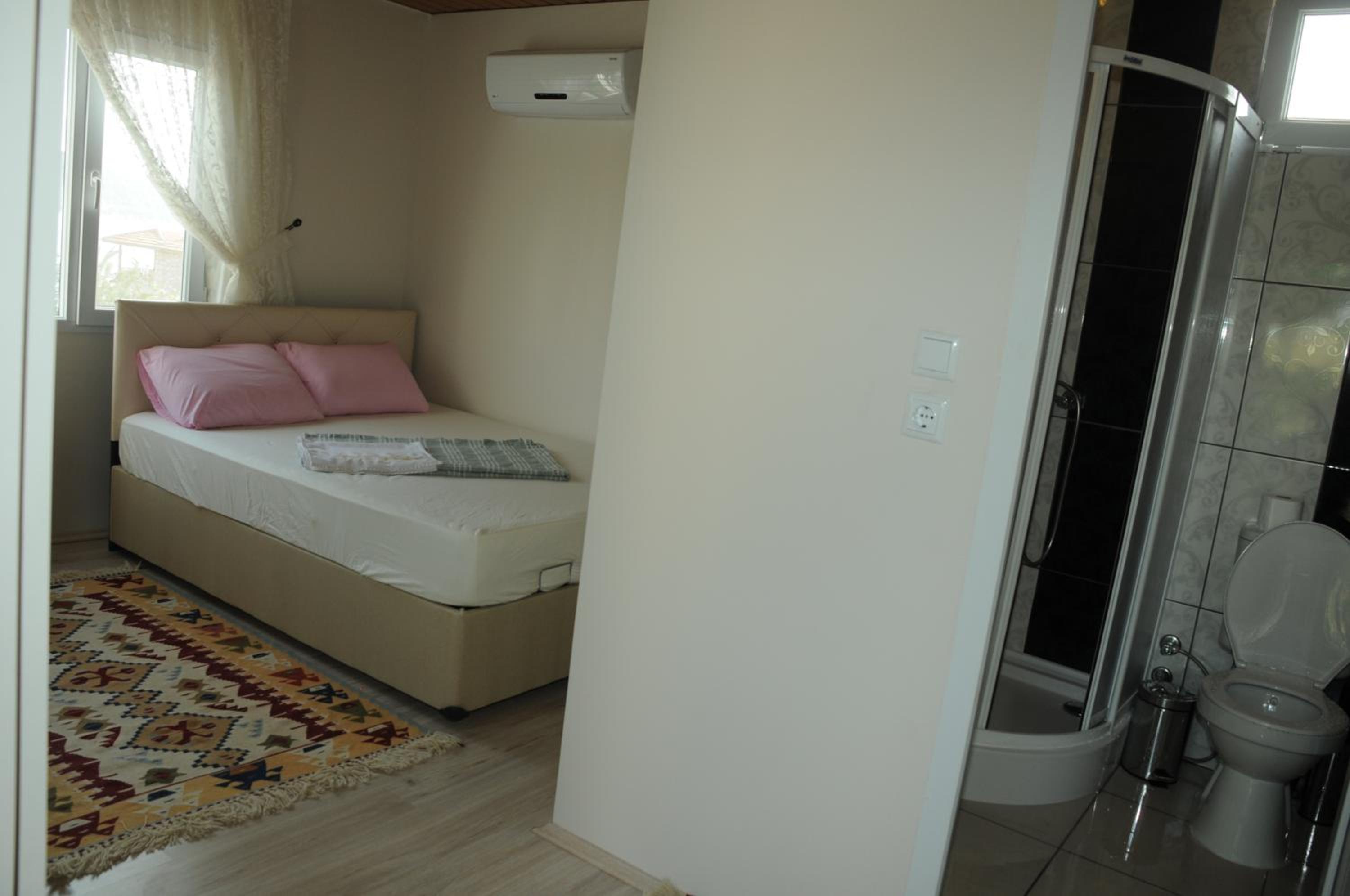 Standard Triple Room - Photo 16