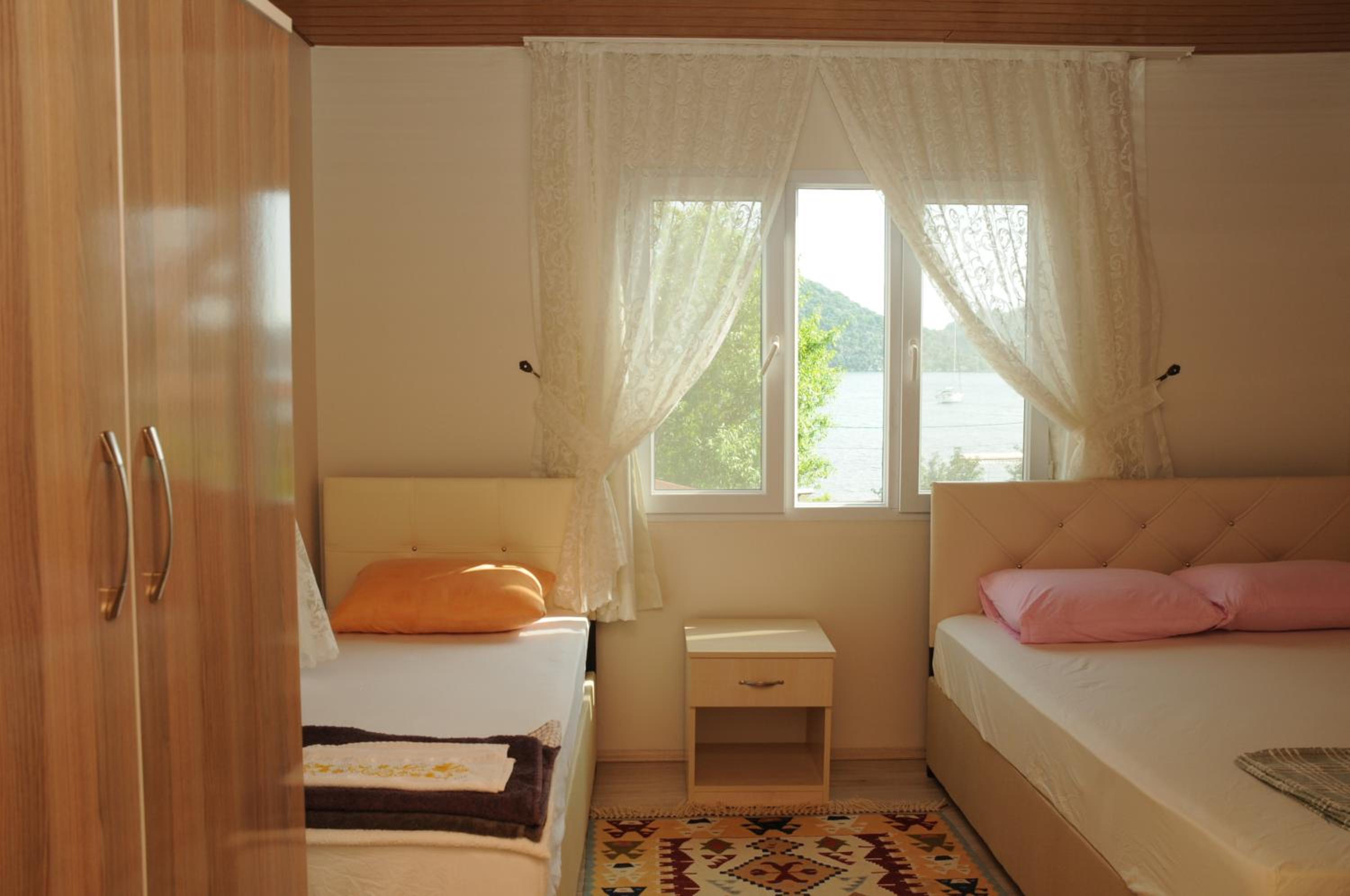 Standard Triple Room - Photo 4