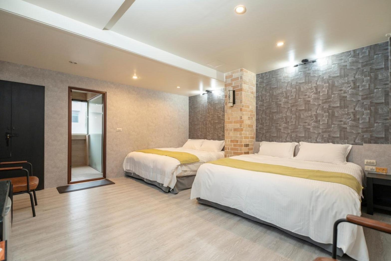 Quadruple Room with Bath photo 3