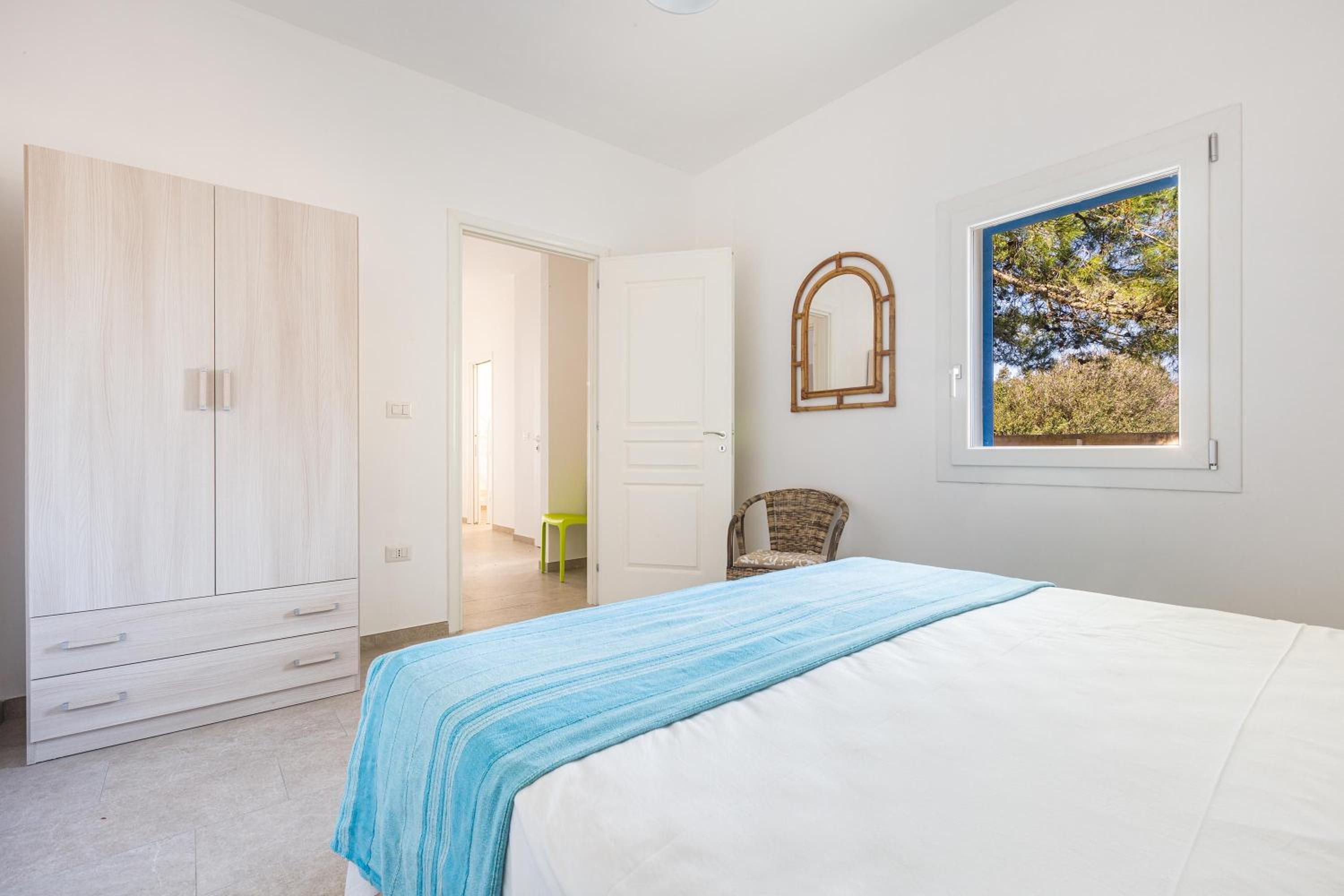 Three-Bedroom House photo 3