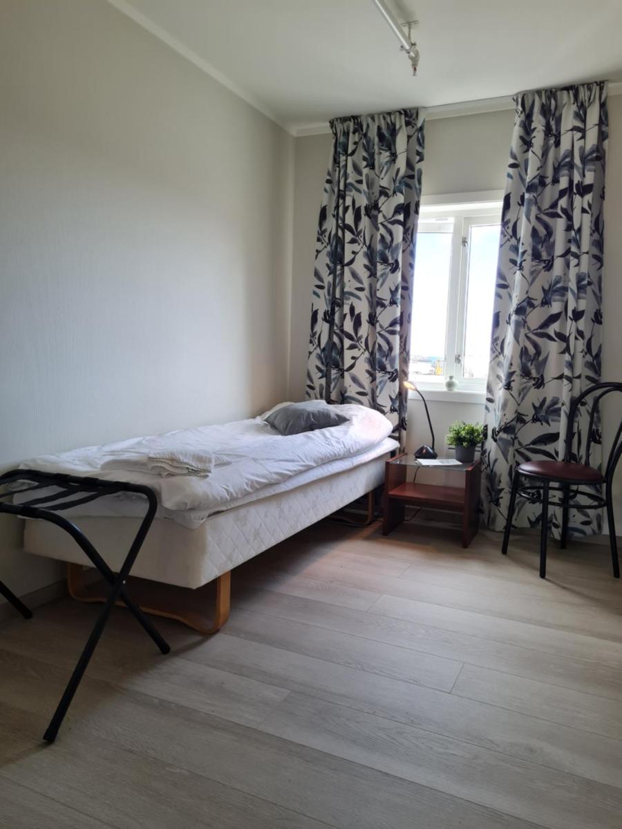 Single Room with Shared Shower and Toilet photo 1