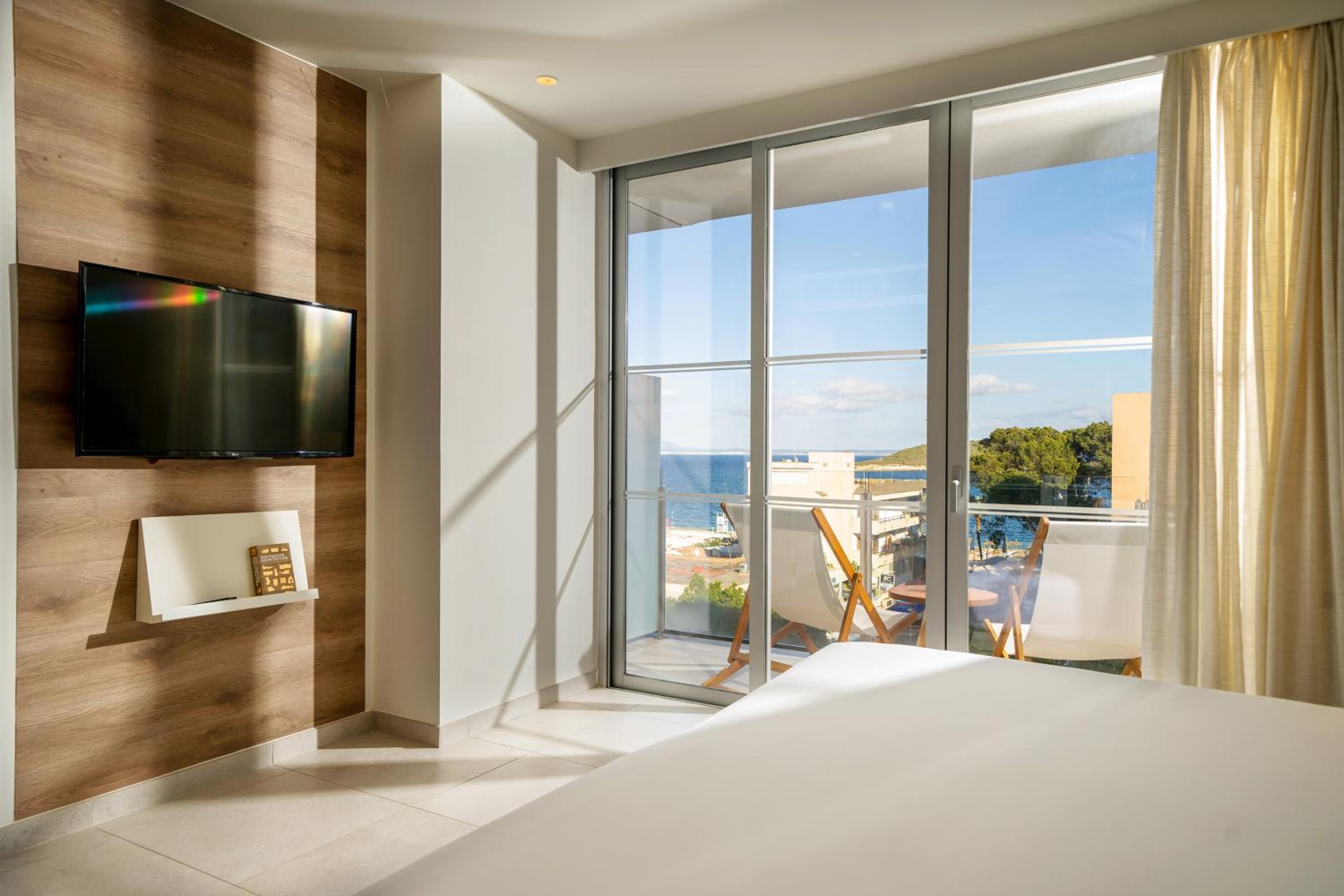 The Loft with Sea View thumbnail 6