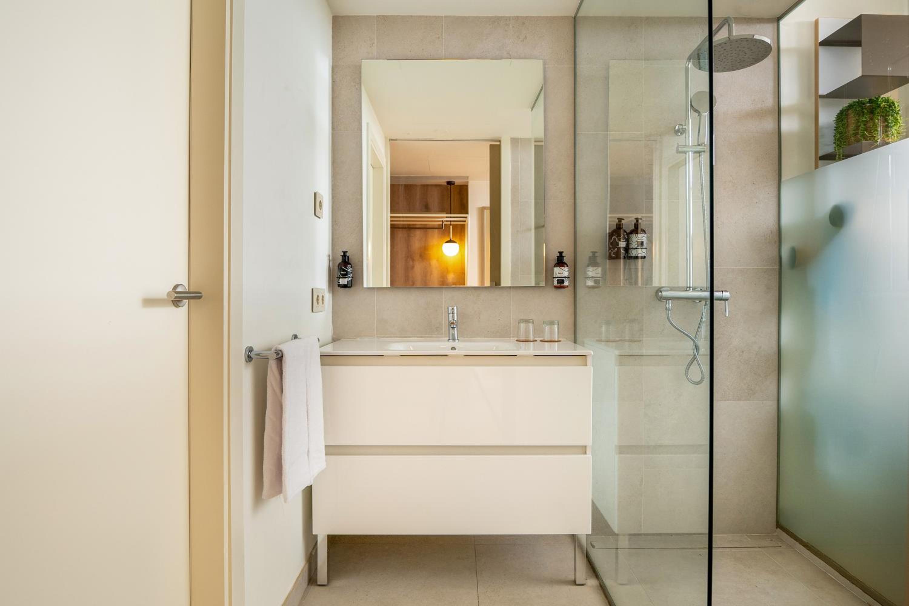 The Loft with Swimup