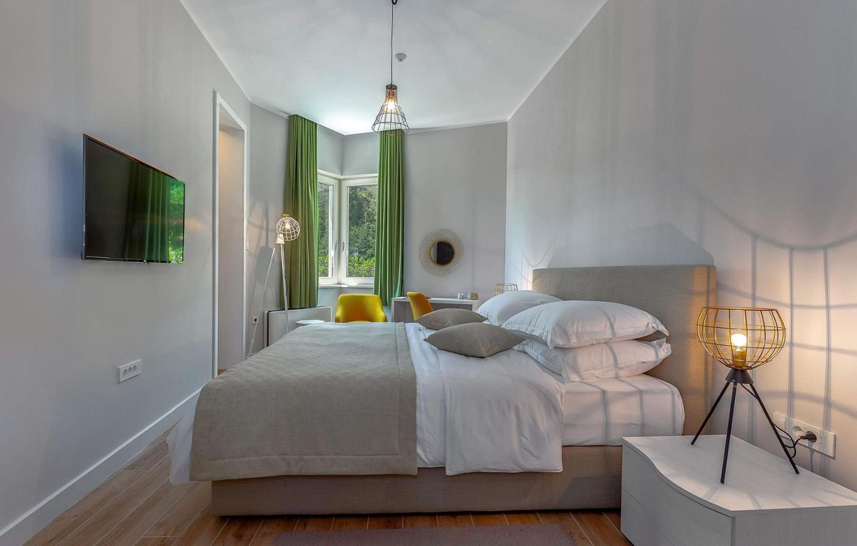 Villa photo 1