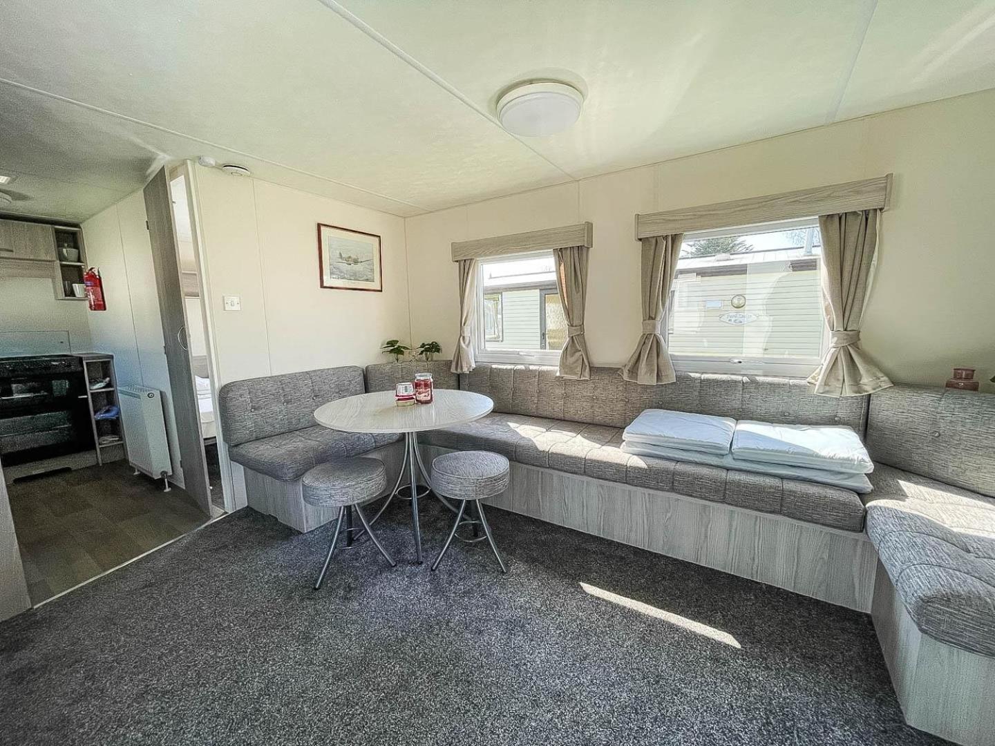 Mobile Home photo 1