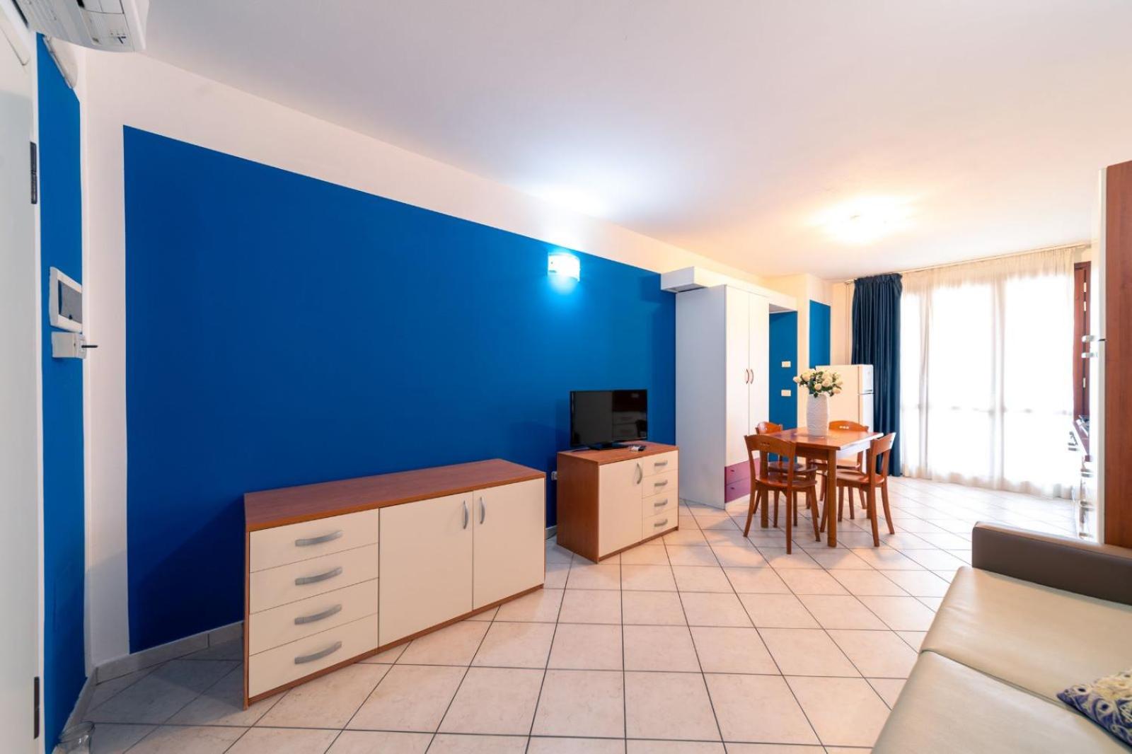 Deluxe Apartment photo 2