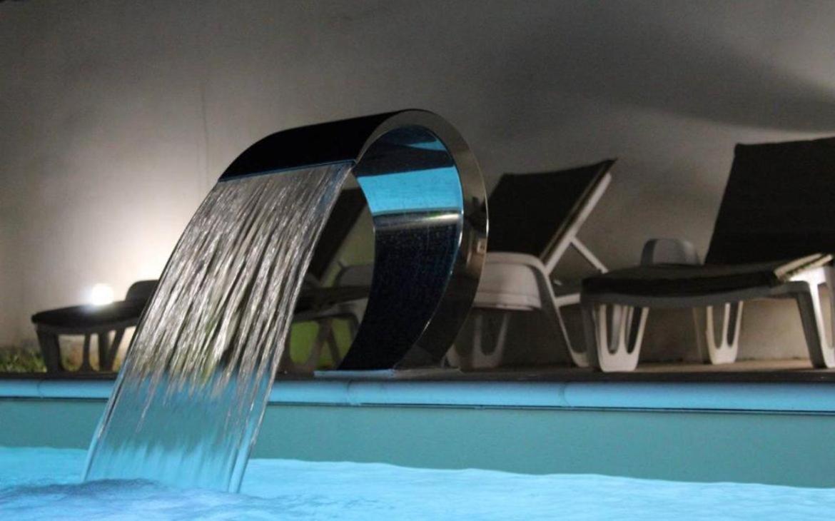 Double Room with Pool View photo 3