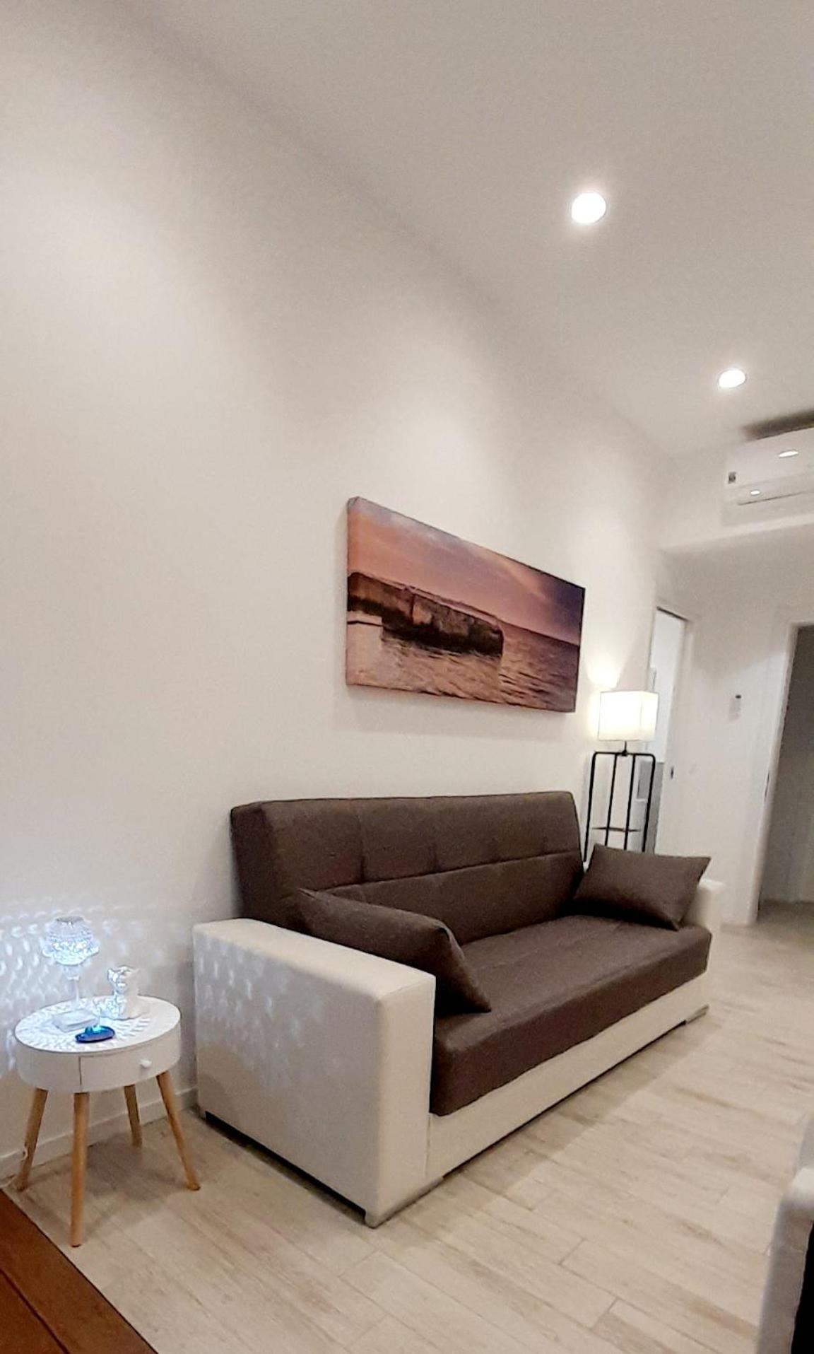 Double Room with Spa Bath - Photo 13