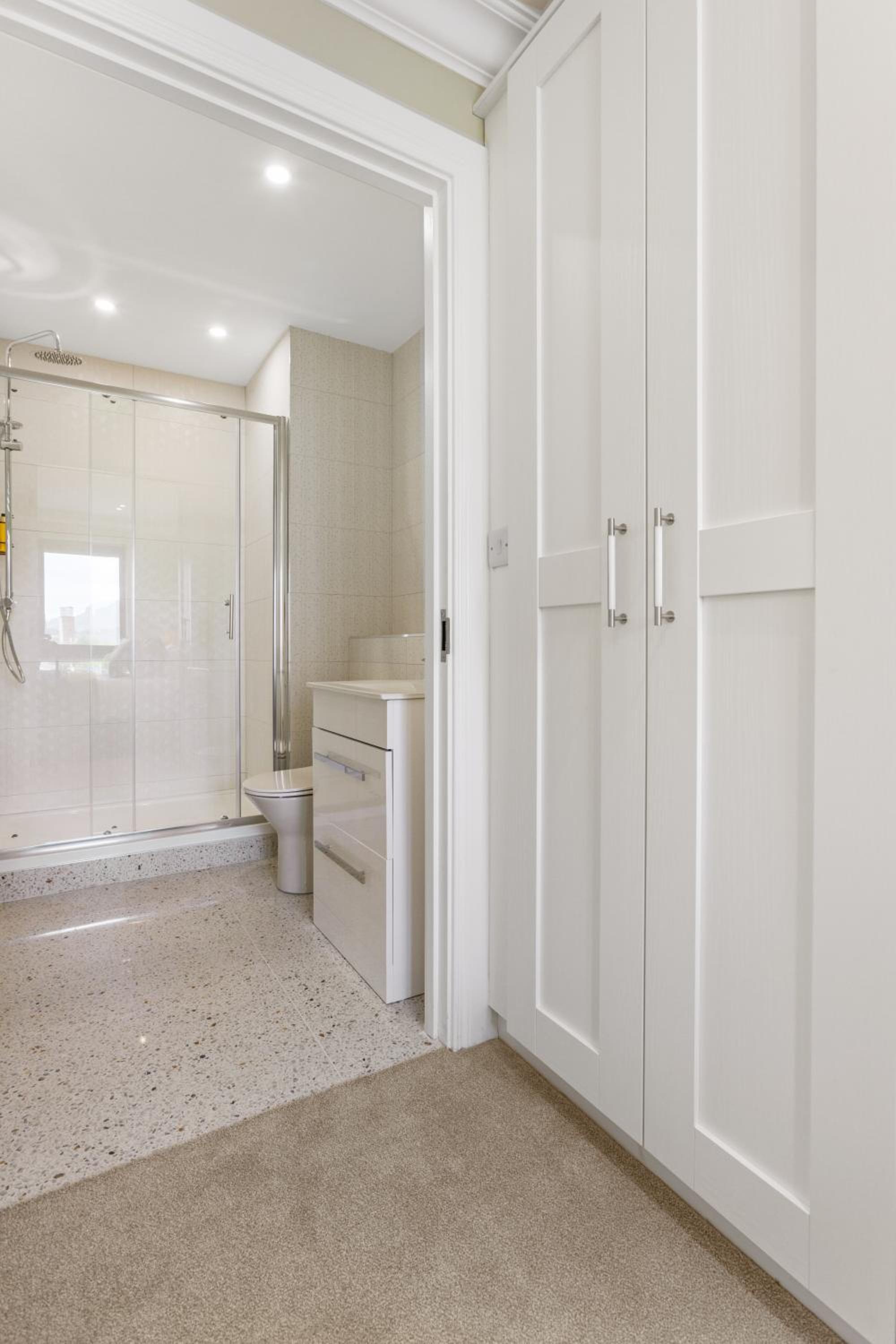 Two-Bedroom Apartment - Photo 8