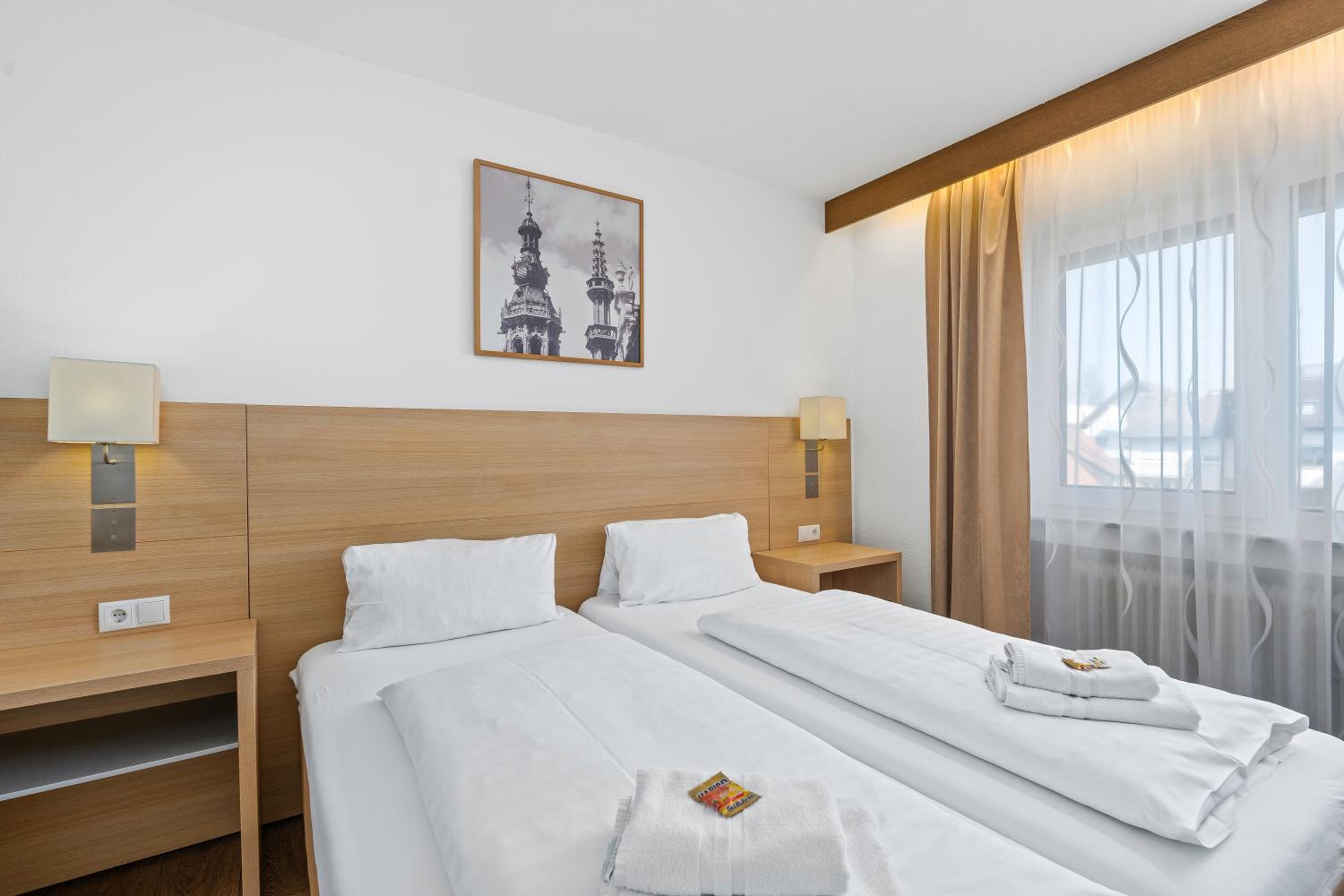 Double or Twin Room - Photo 2