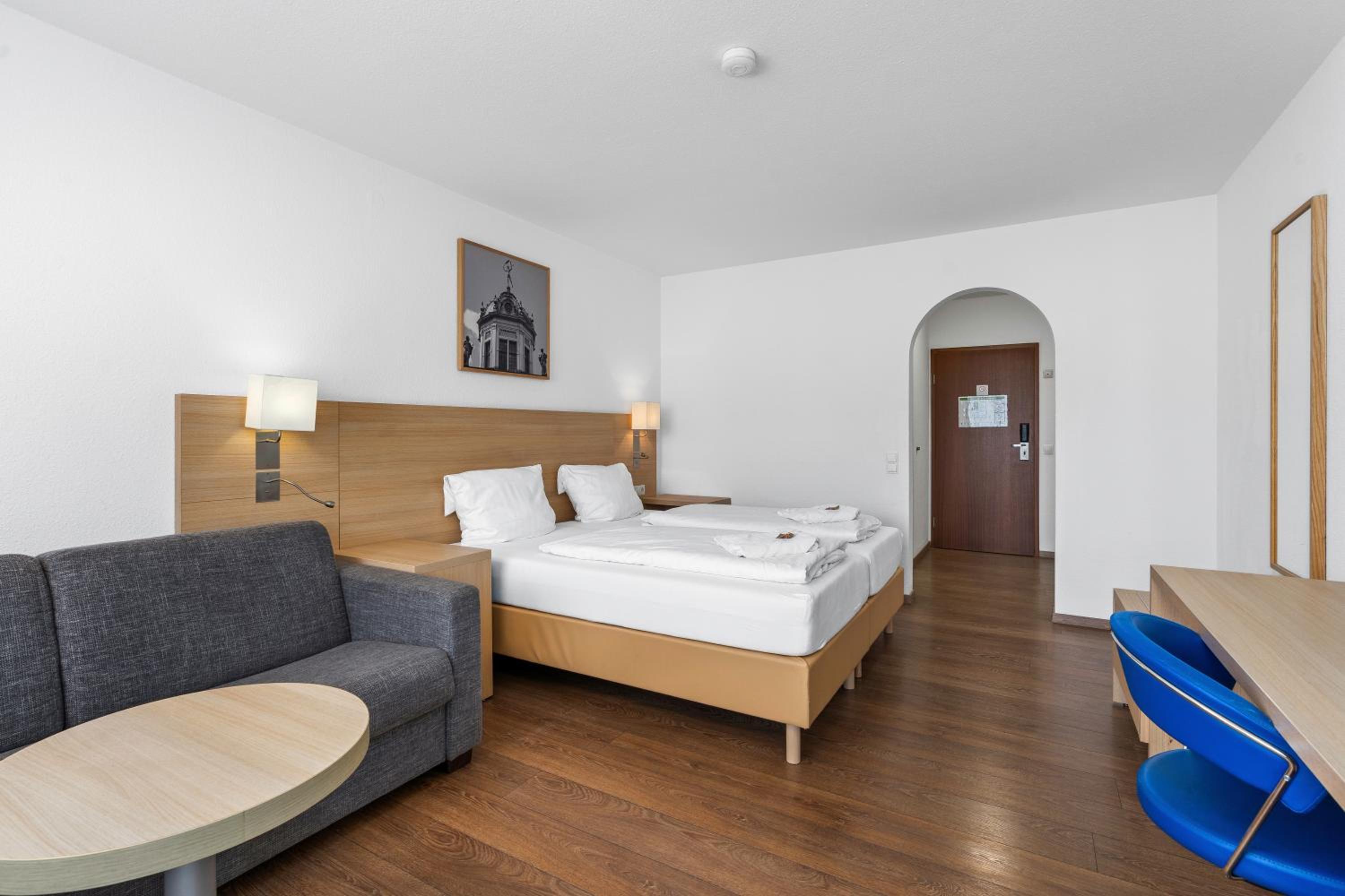 Double or Twin Room - Photo 5