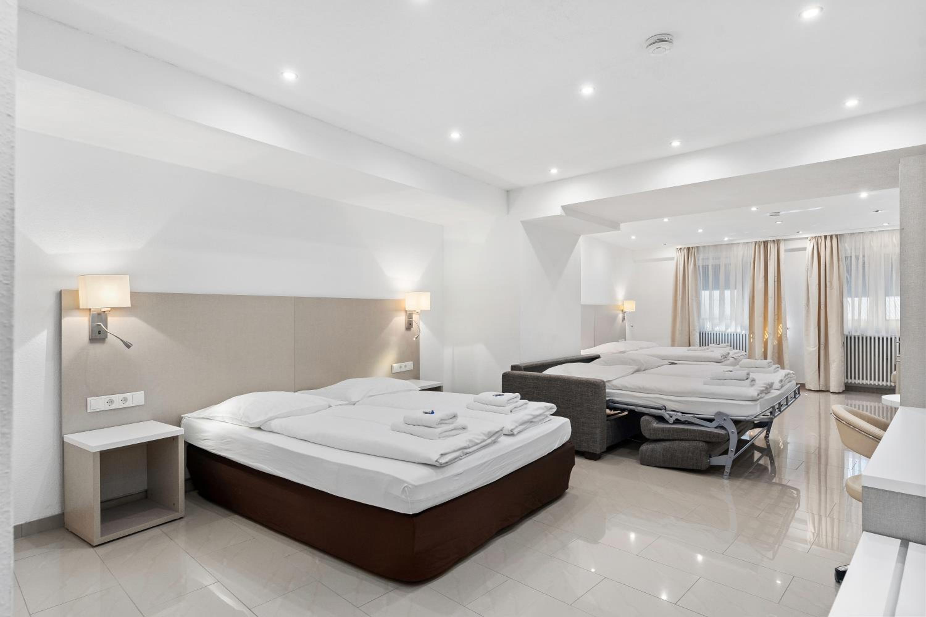 Family Room - Photo 15