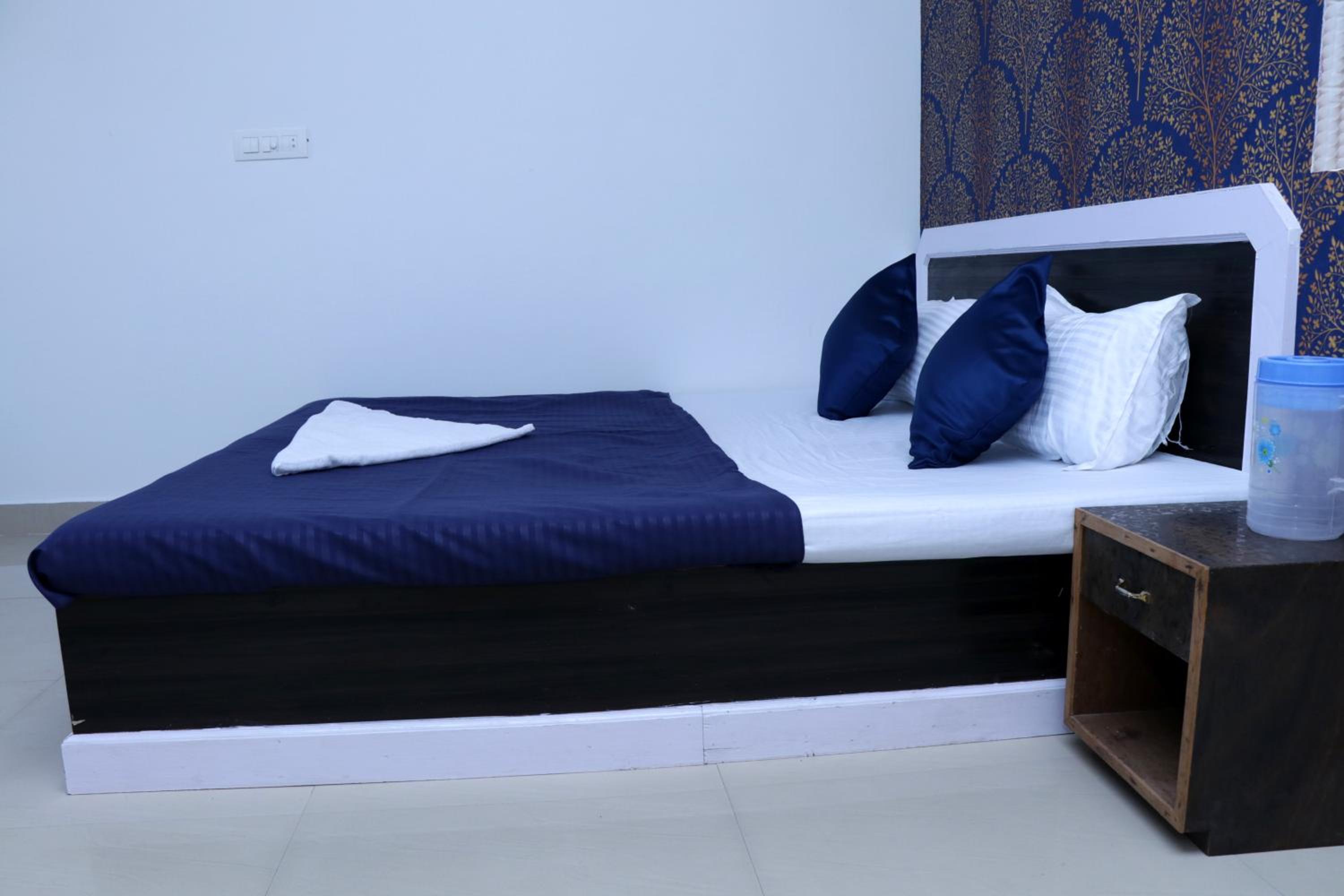 Deluxe Double Room - Photo 38