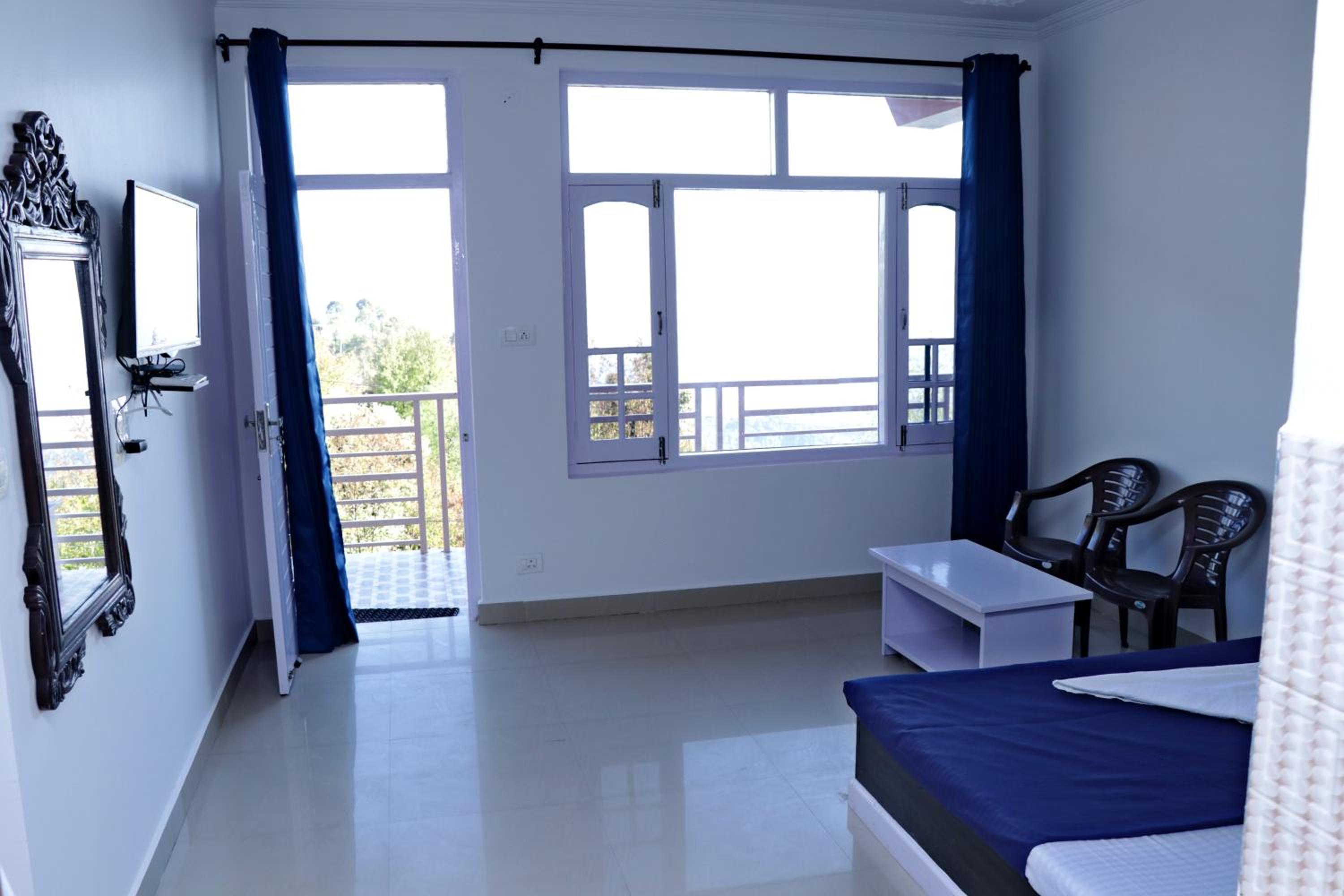 Deluxe Double Room - Photo 35