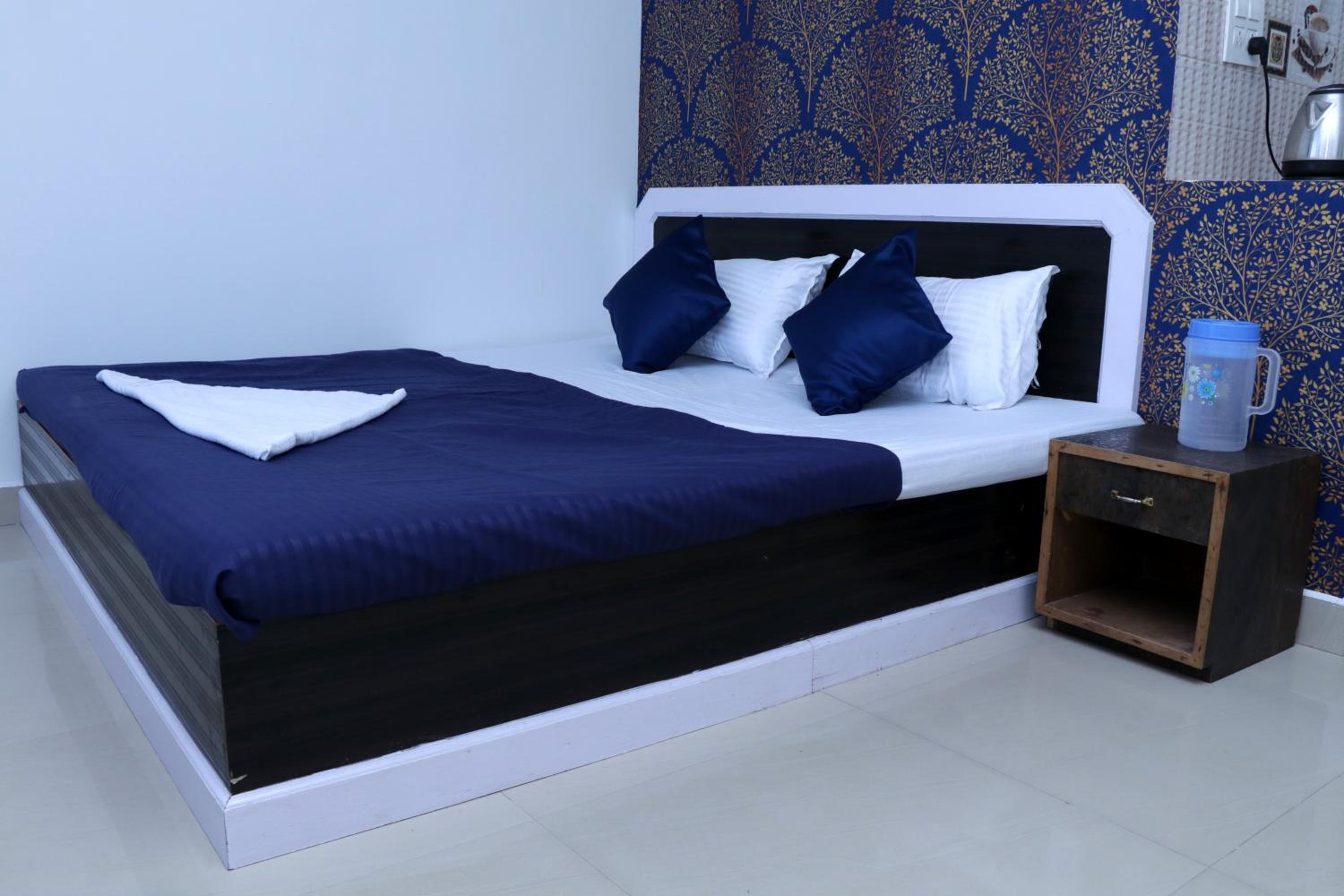 Deluxe Double Room - Photo 29