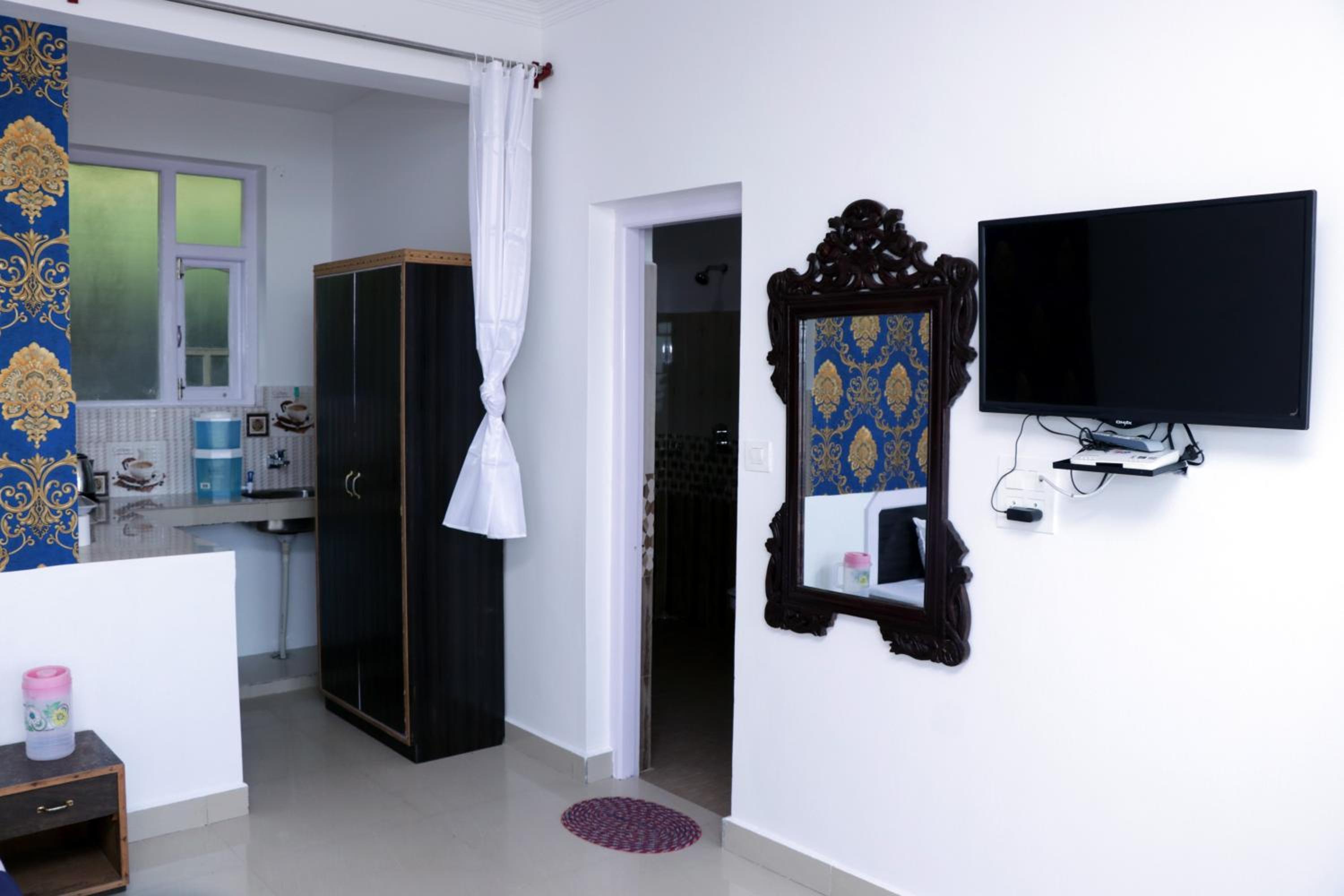 Deluxe Double Room - Photo 28