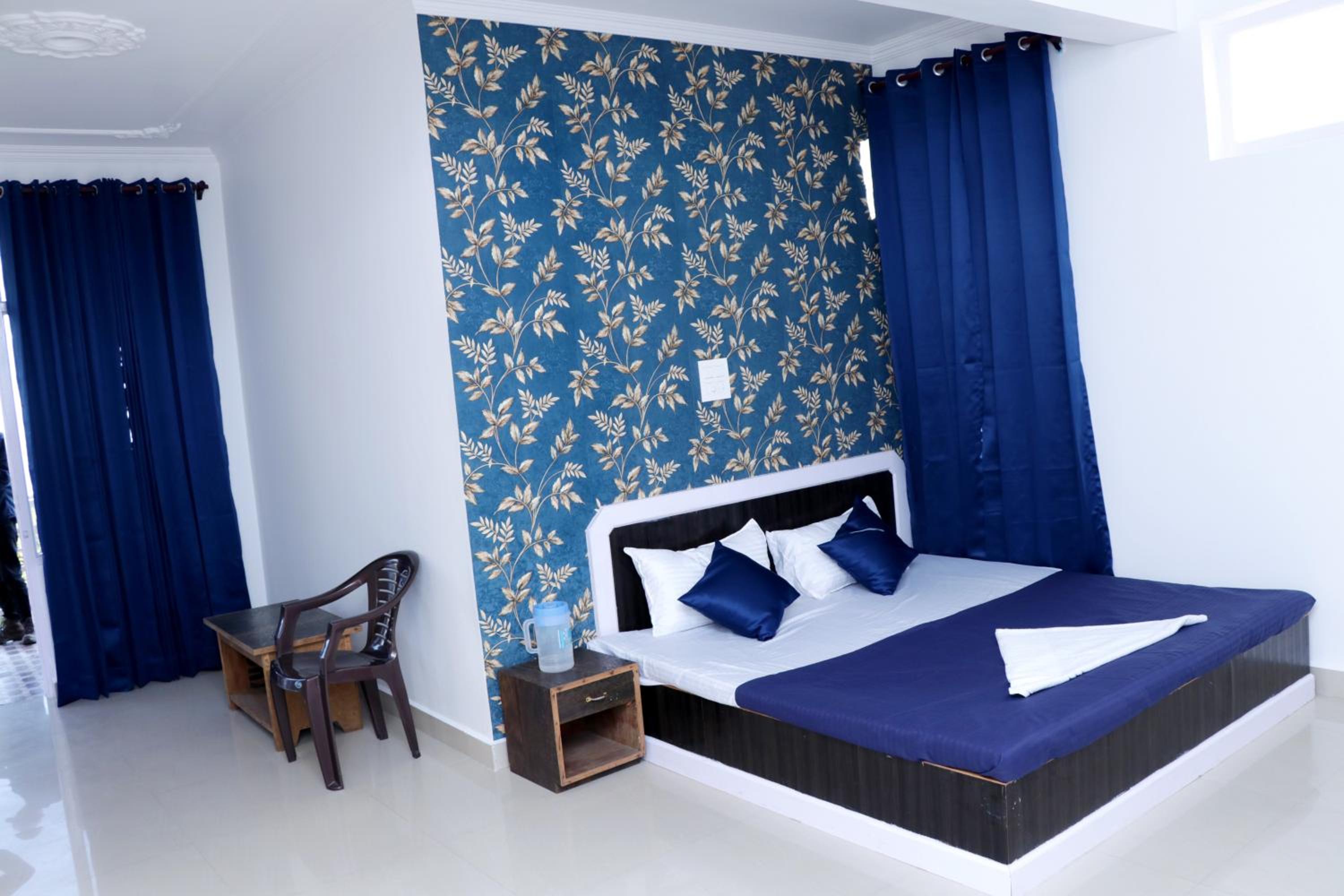 Deluxe Double Room - Photo 26