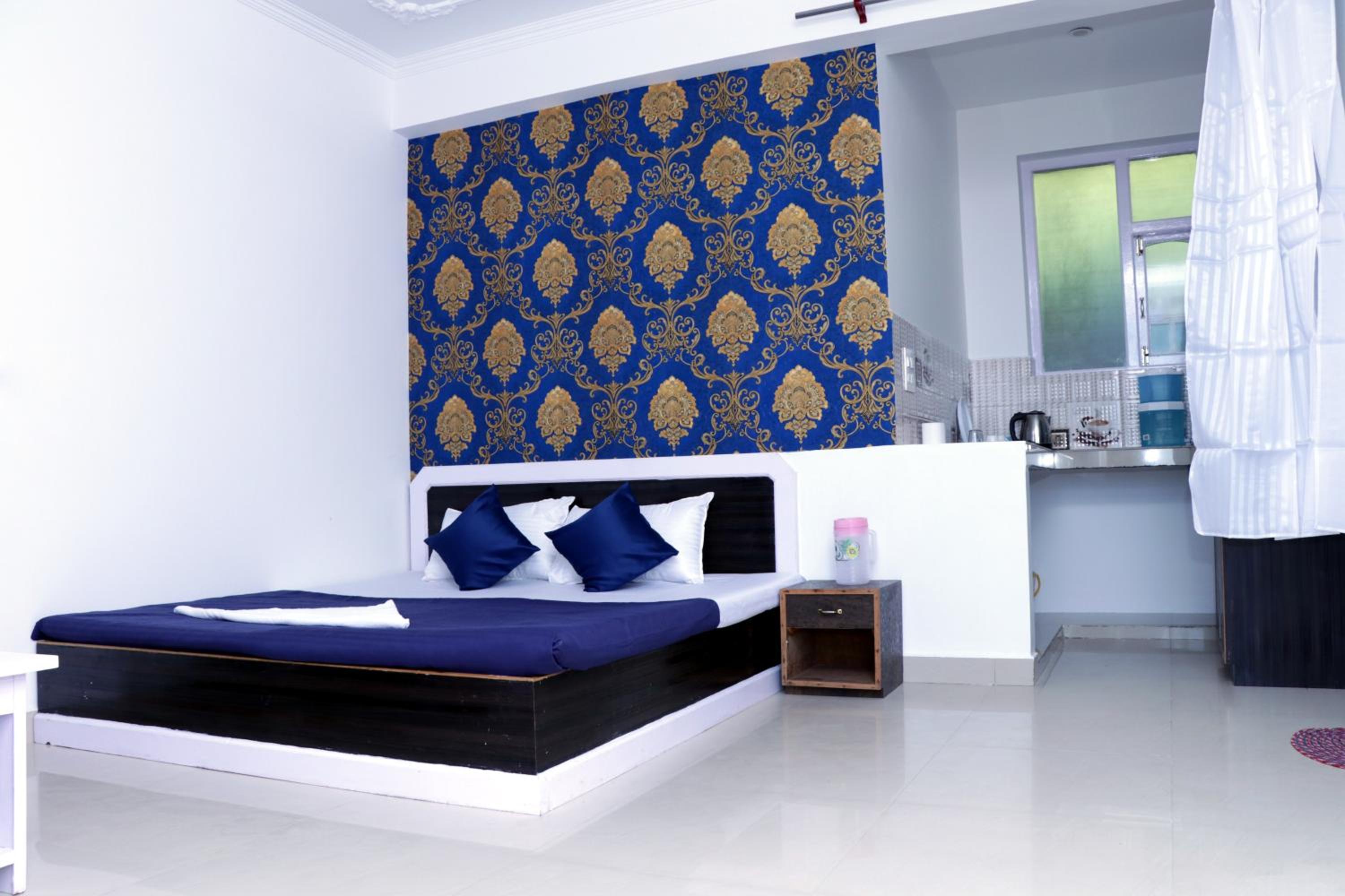 Deluxe Double Room - Photo 19