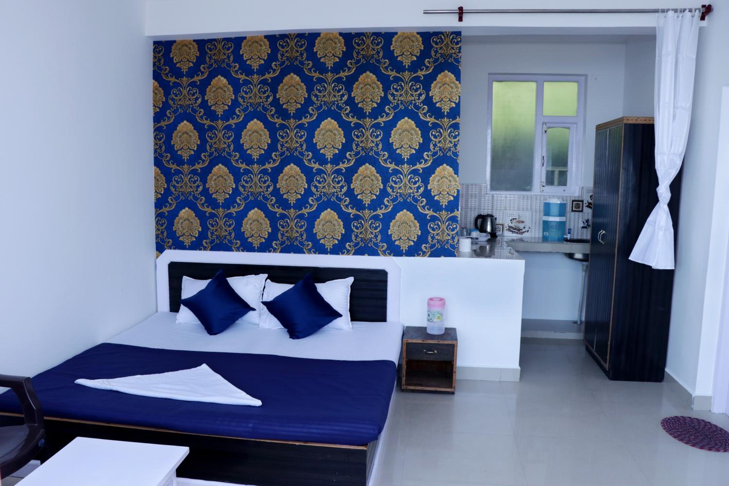 Deluxe Double Room - Photo 18