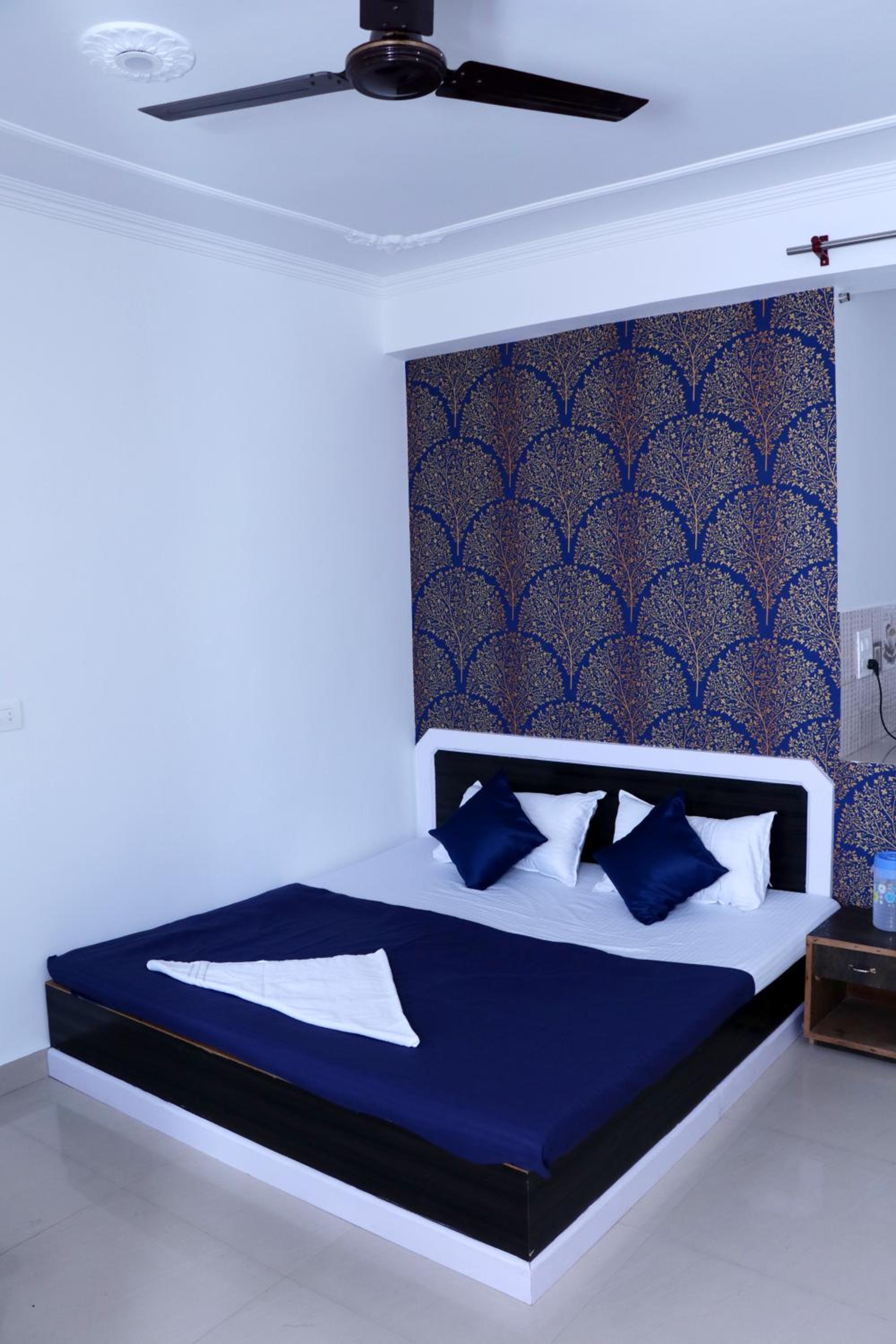 Deluxe Double Room - Photo 8
