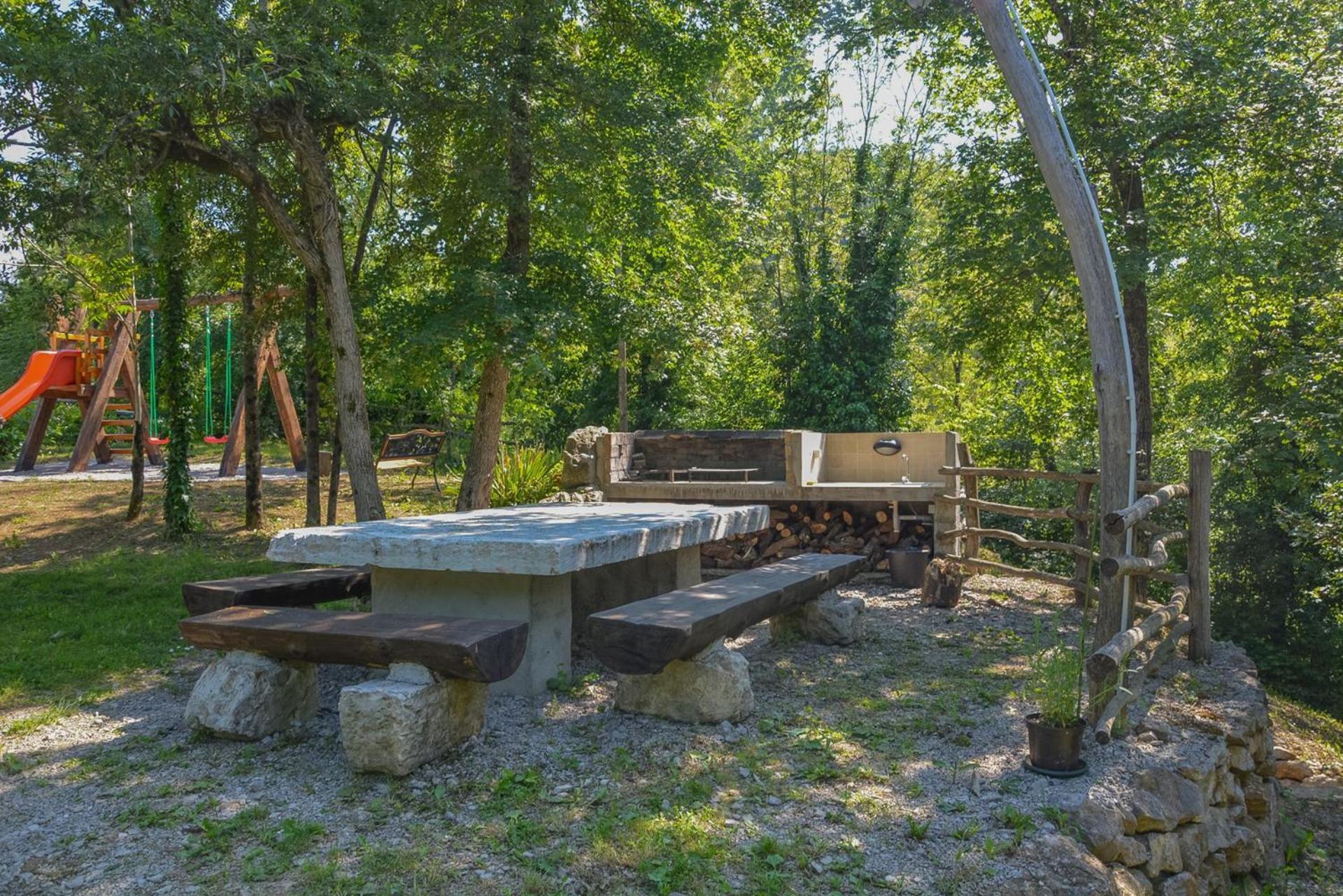 Two-Bedroom Stone House (4 Adults) photo 3