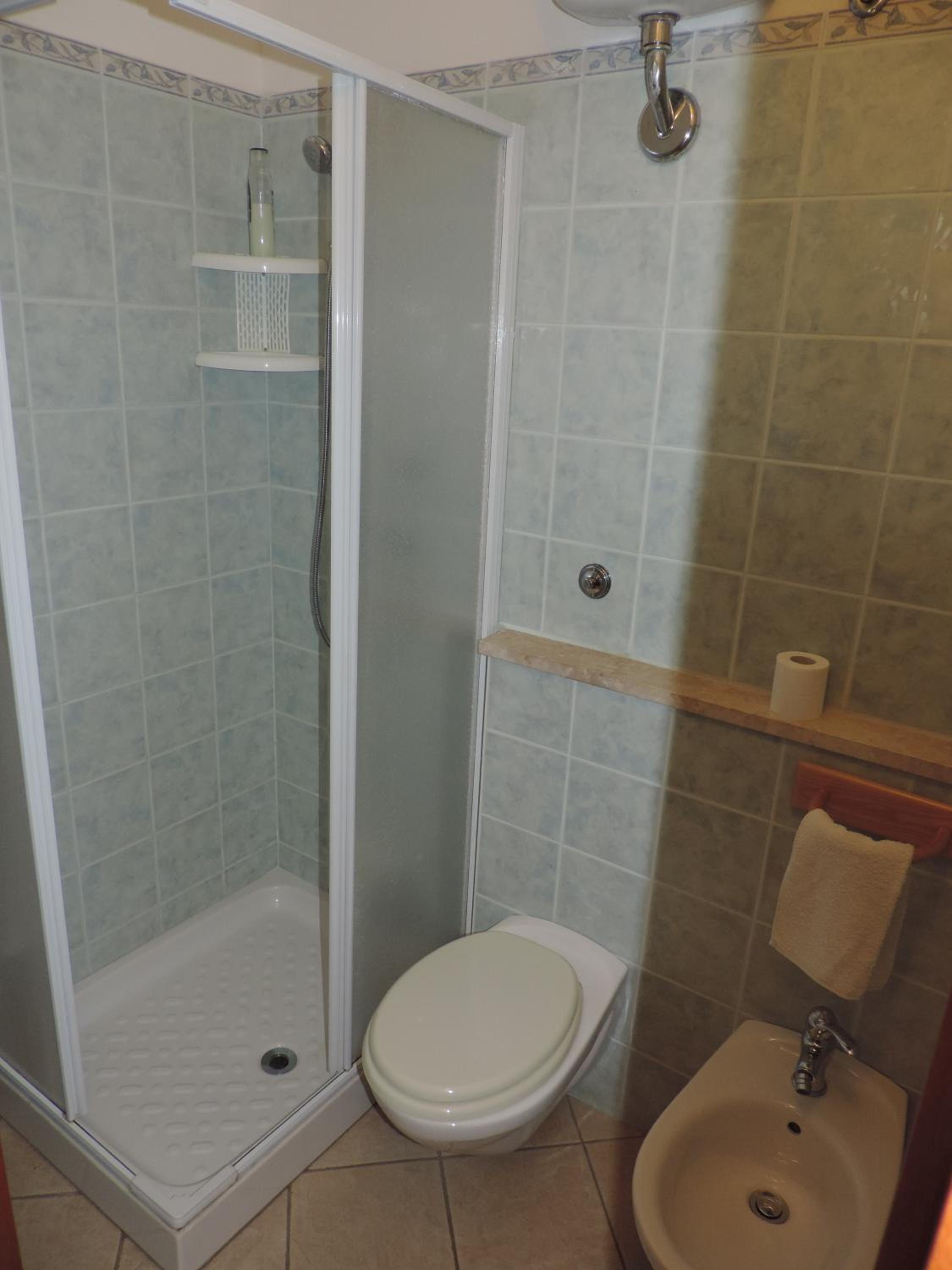 Twin Room - Photo 13