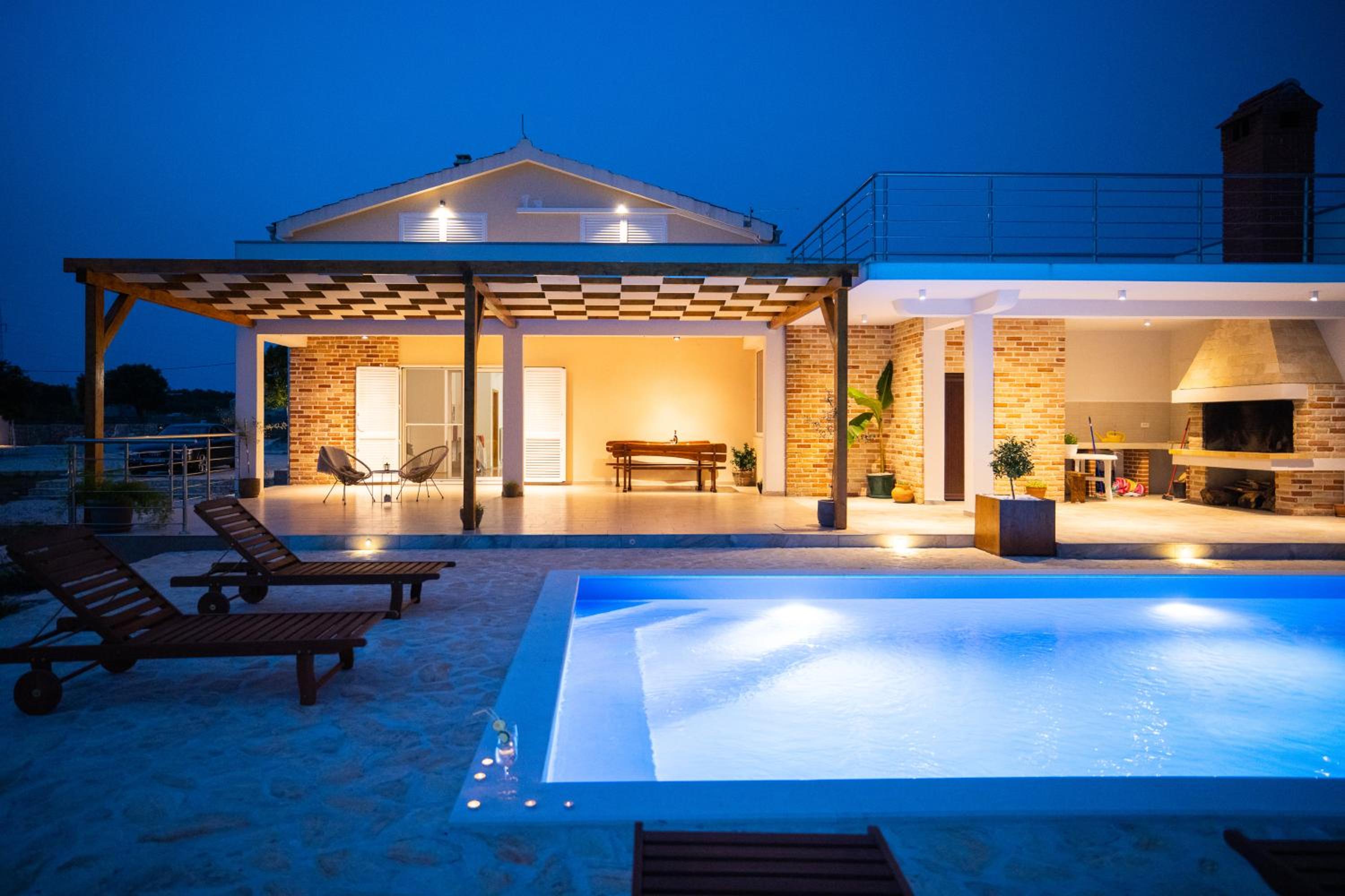 Villa photo 2