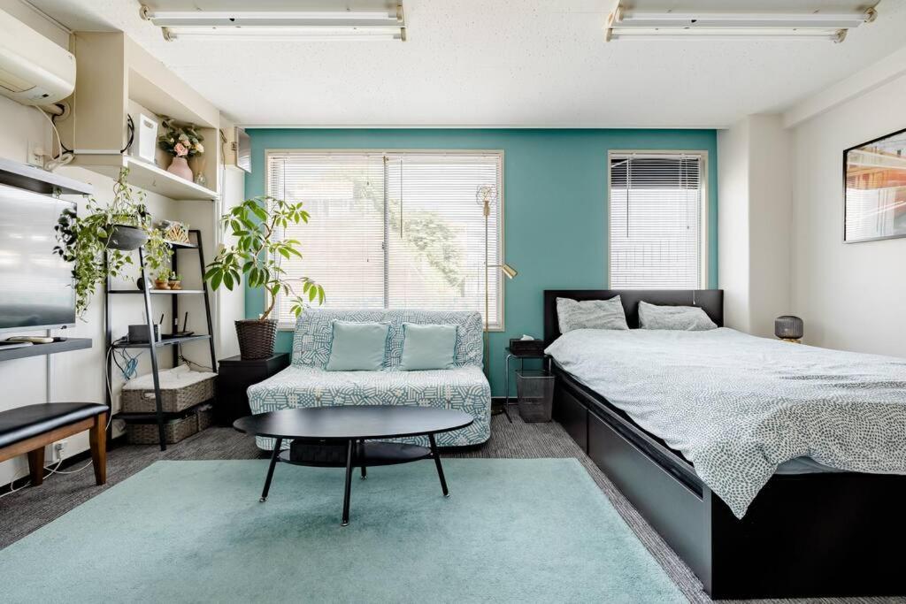 One-Bedroom Apartment photo 1