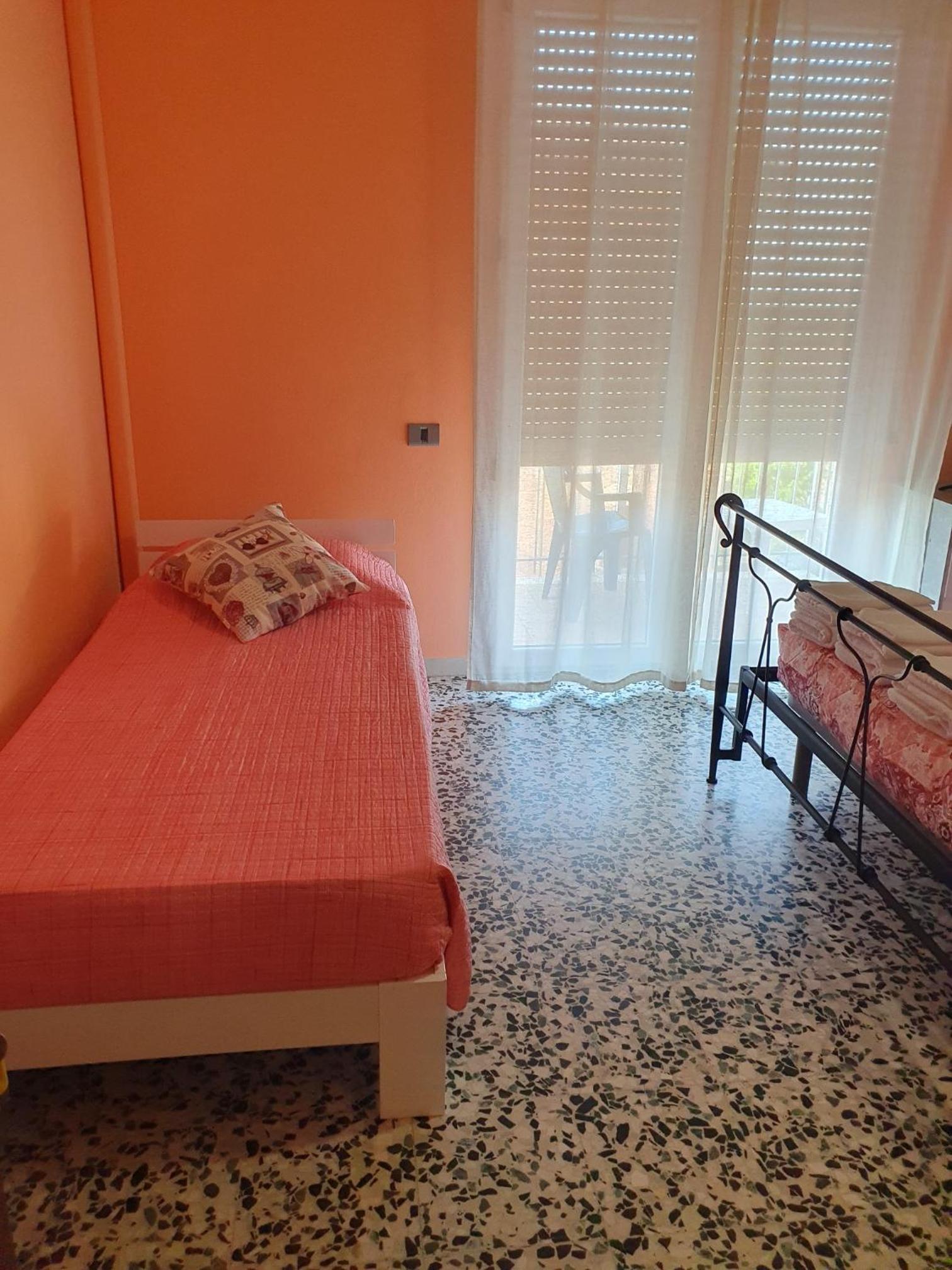 Triple Room with Private Bathroom photo 2