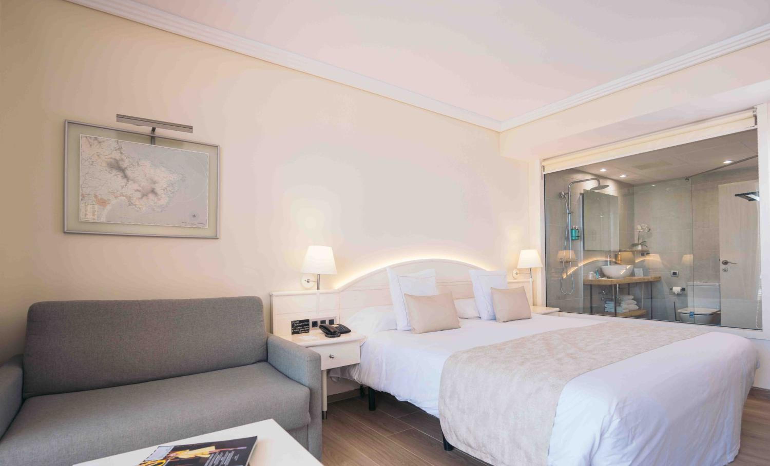 Double Room with Canal View - Photo 14