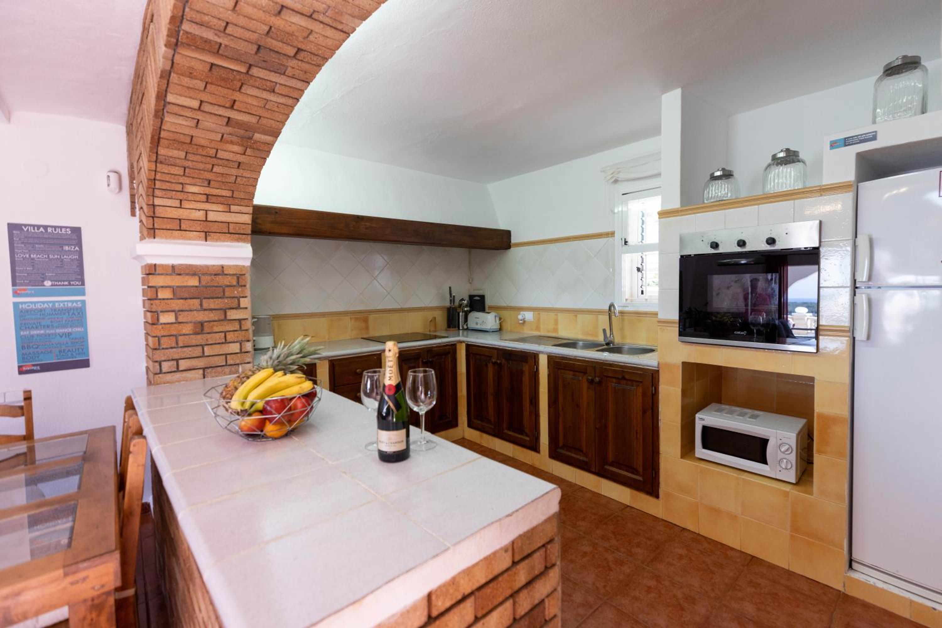 Villa photo 2
