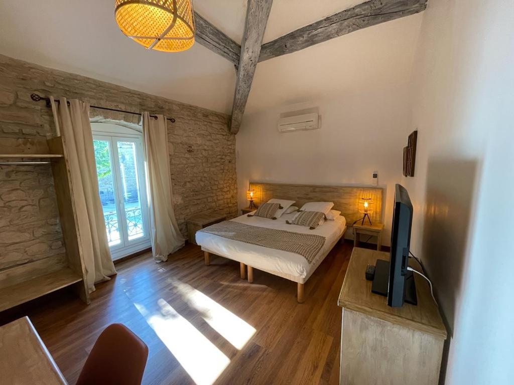 Large Double Room - Photo 4