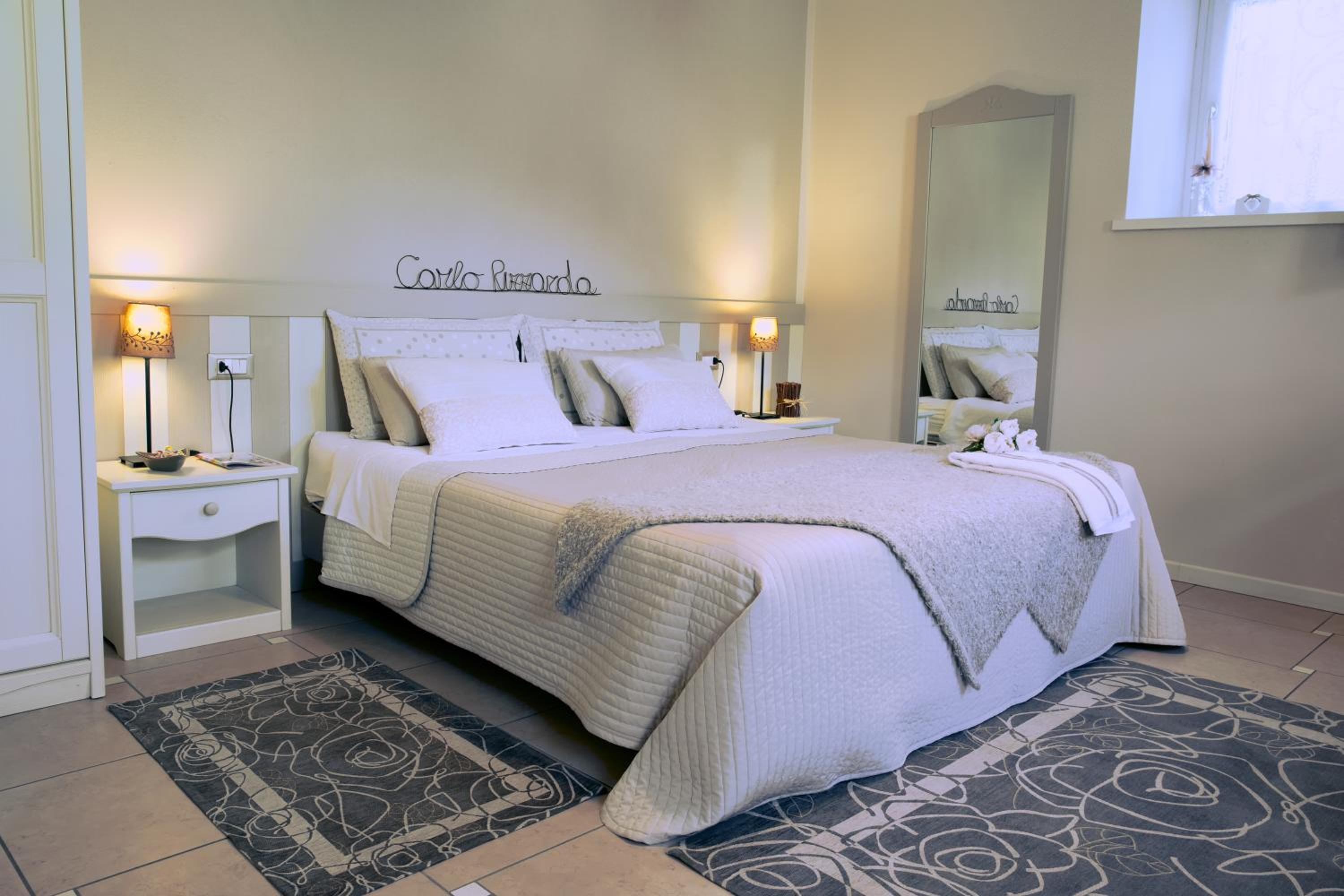 Studio Apartment photo 1