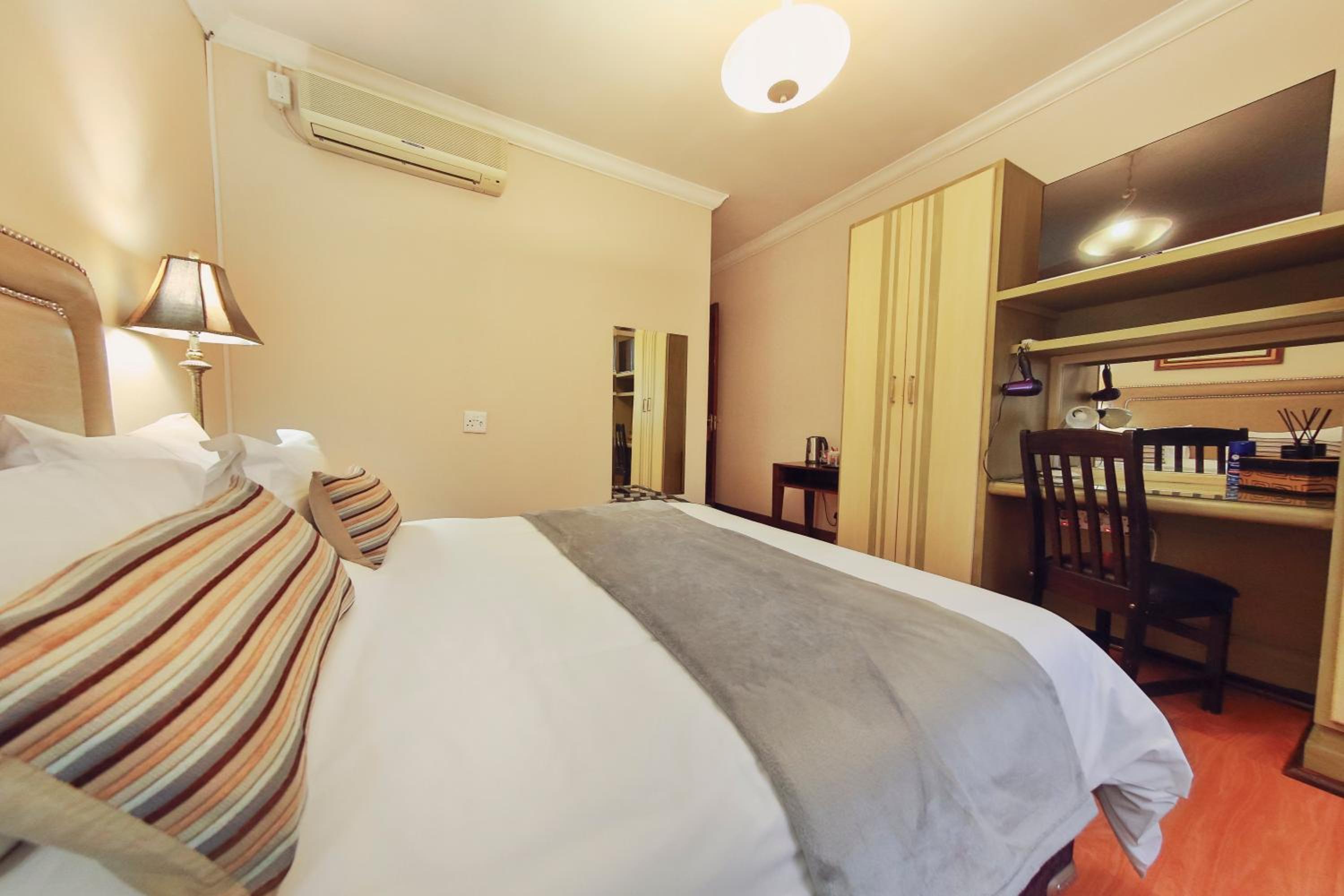Deluxe Double Room with Shower photo 2
