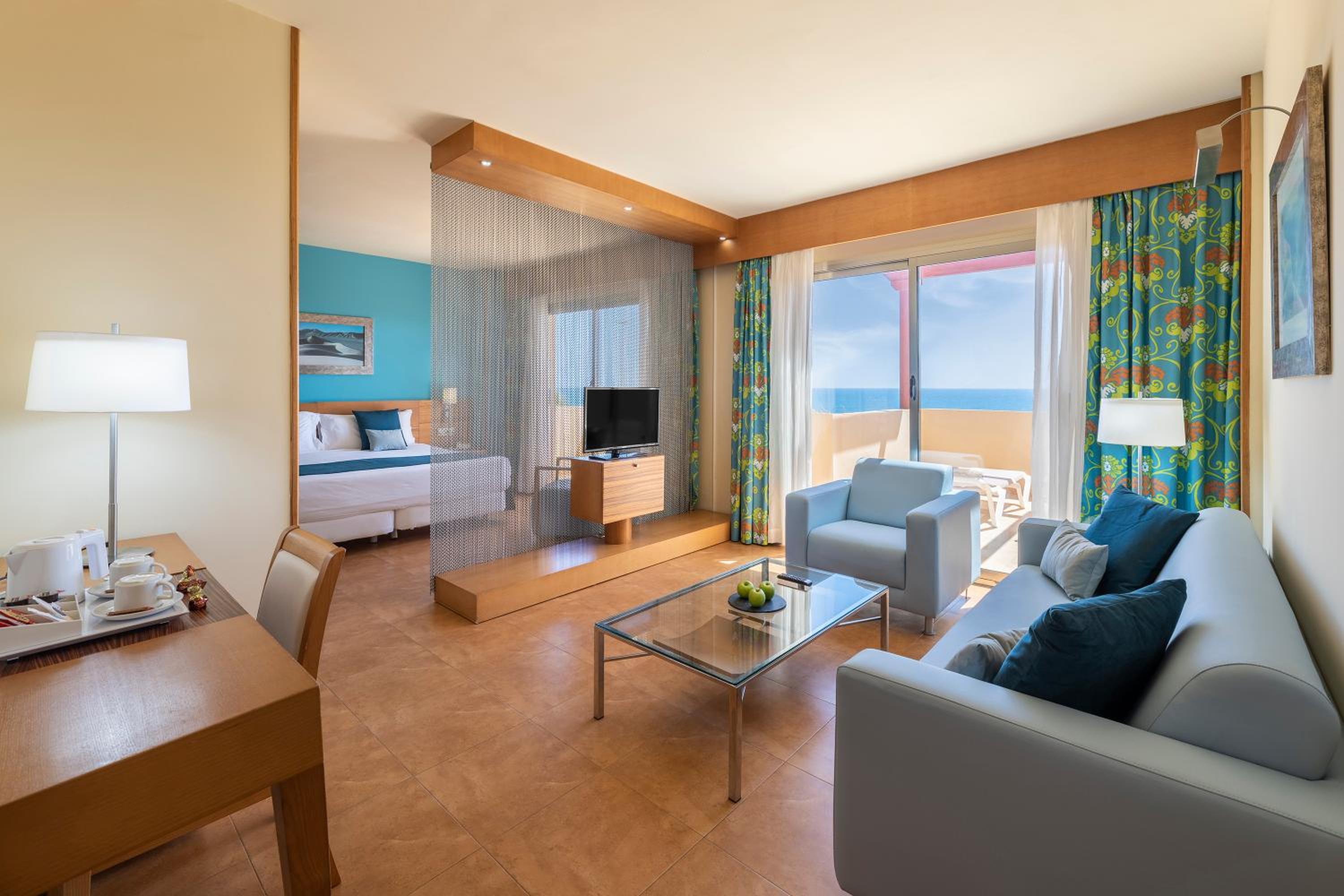 Junior Suite (3 Adults) - Photo 6