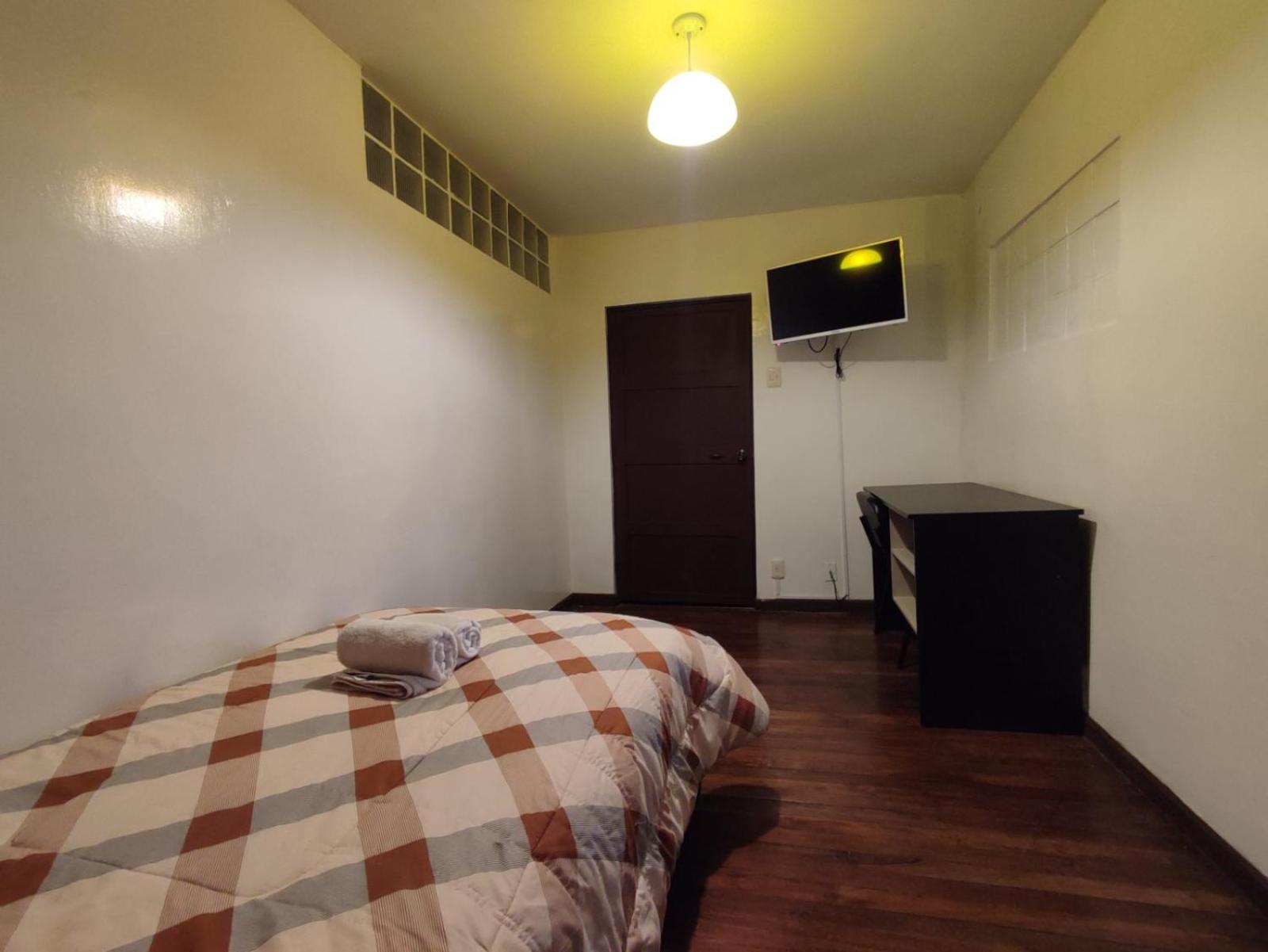 Double Room with Shared Bathroom photo 1