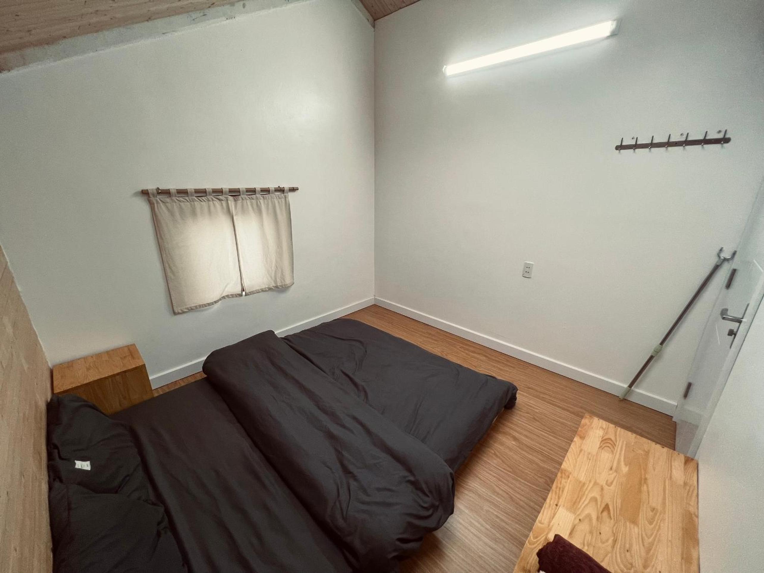 Double Room with Shared Bathroom photo 2