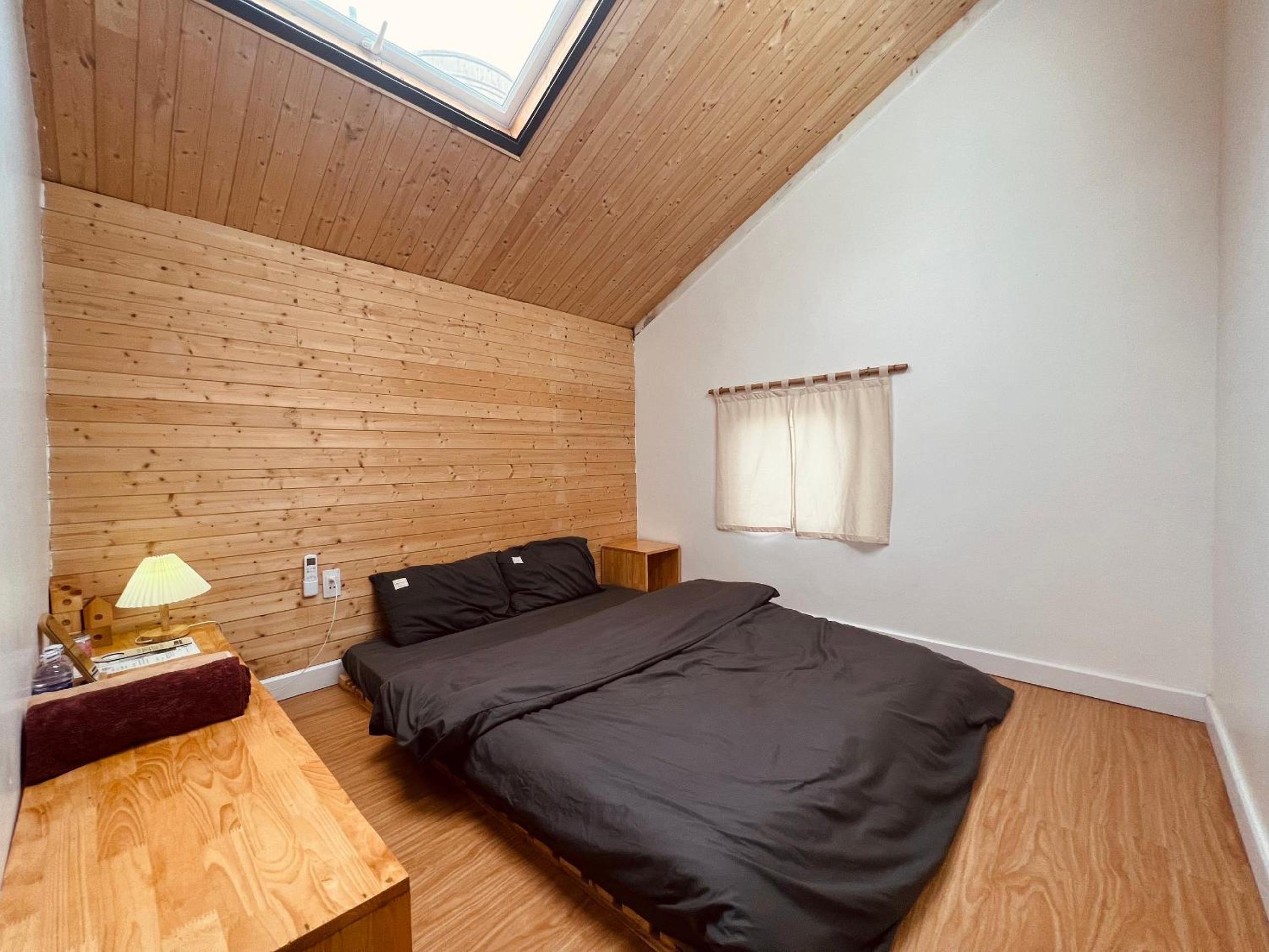 Double Room with Shared Bathroom photo 3