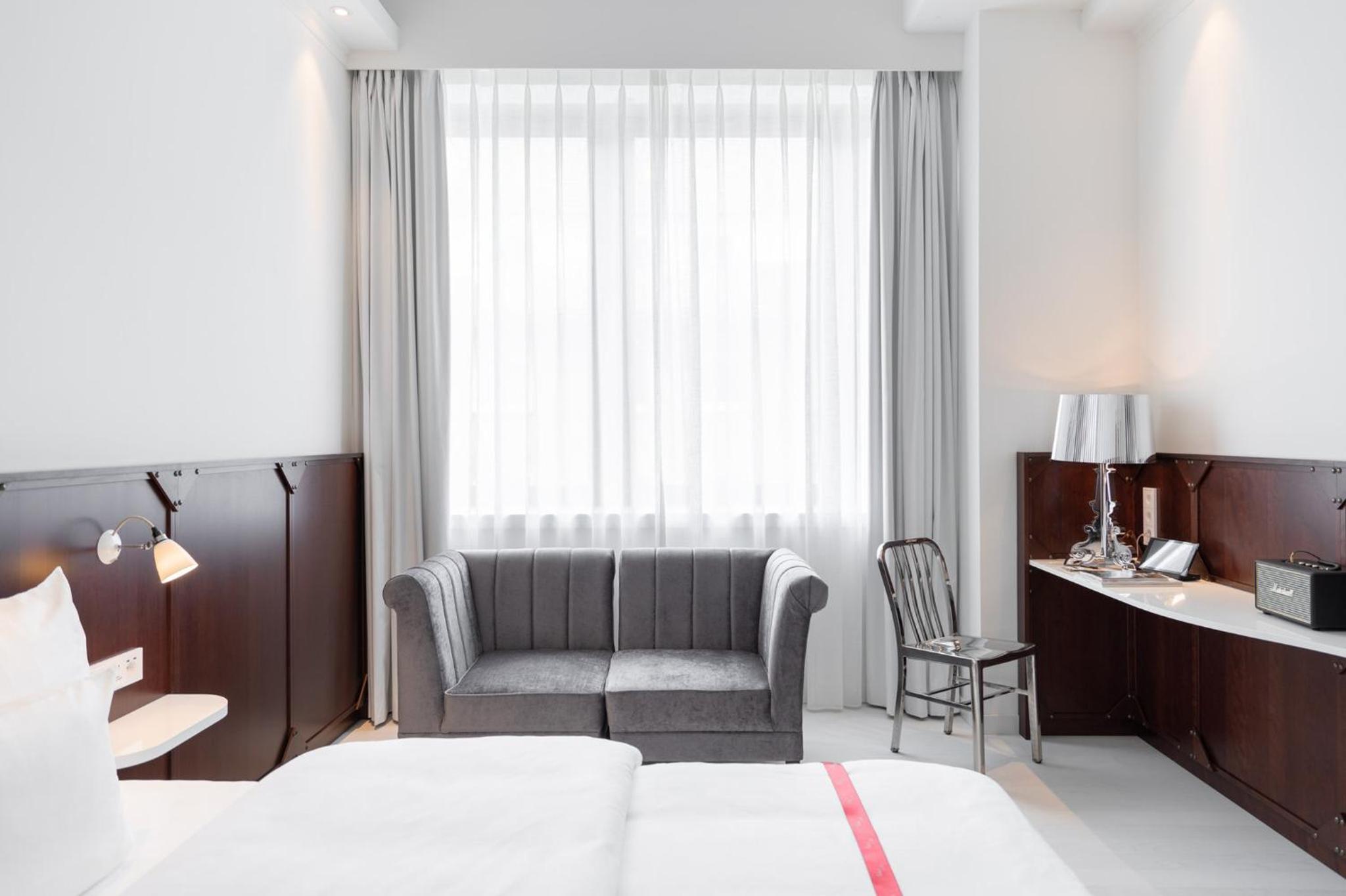 Resident Room thumbnail 5