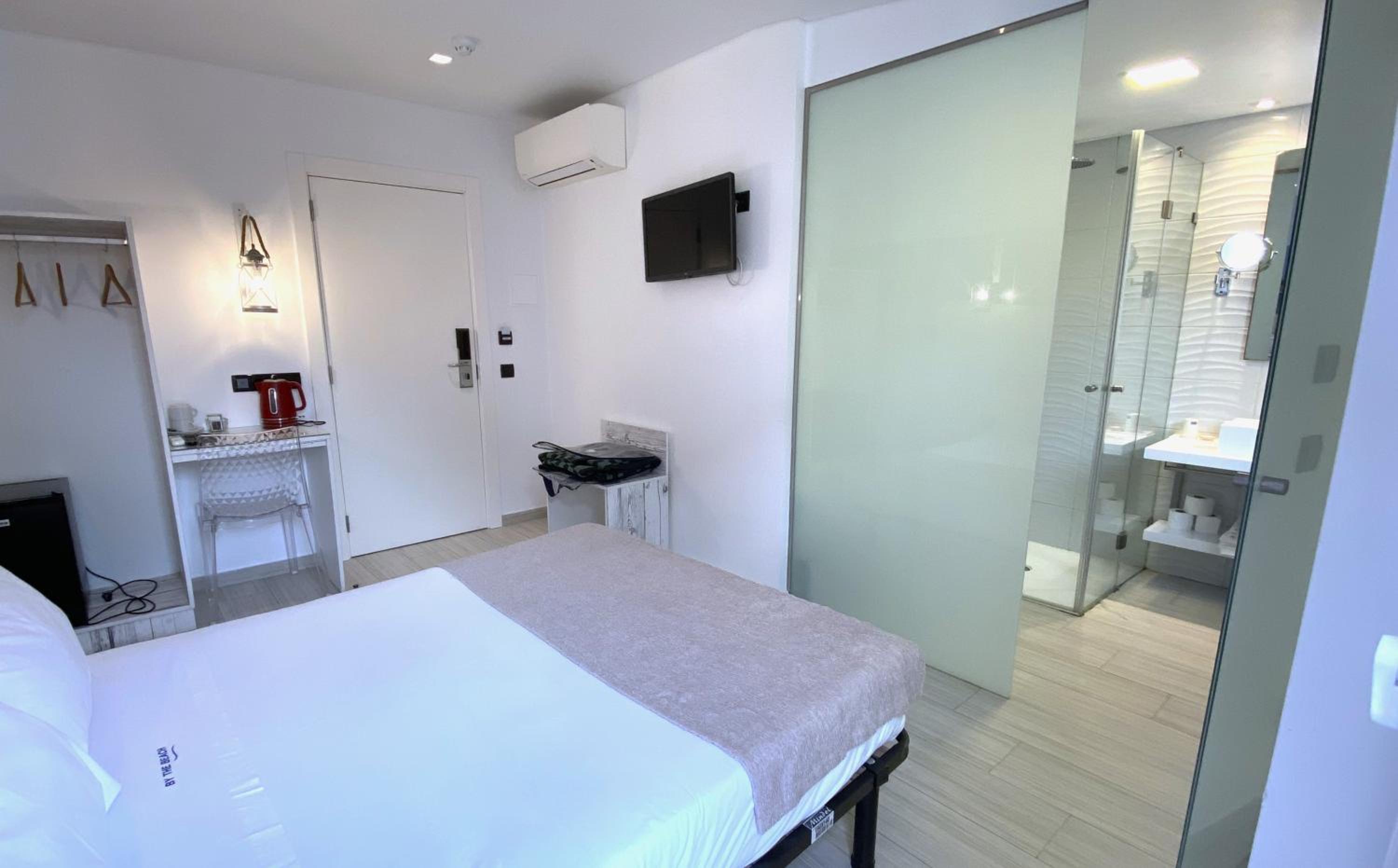 Double Room - Photo 1