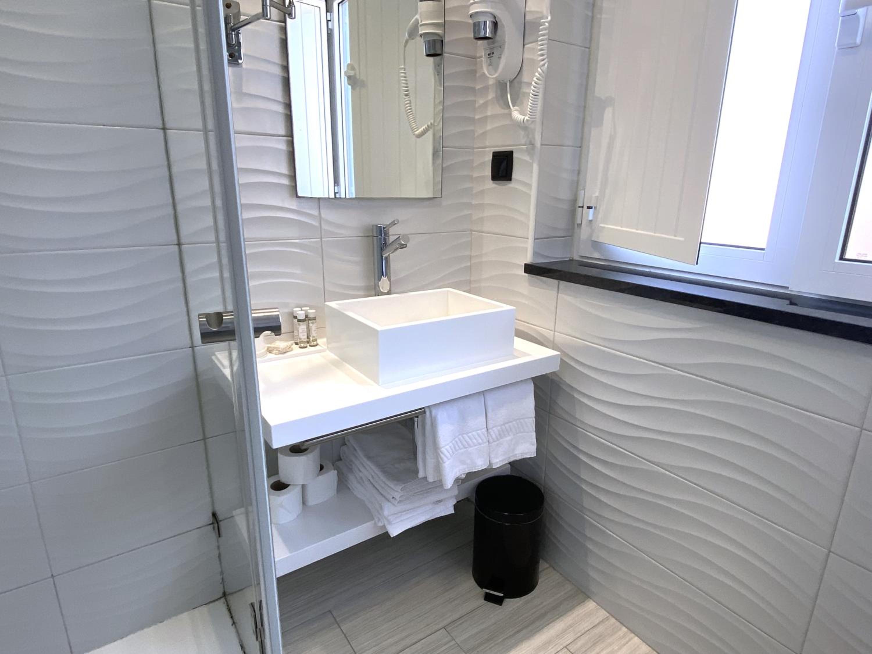 Double Room - Photo 14