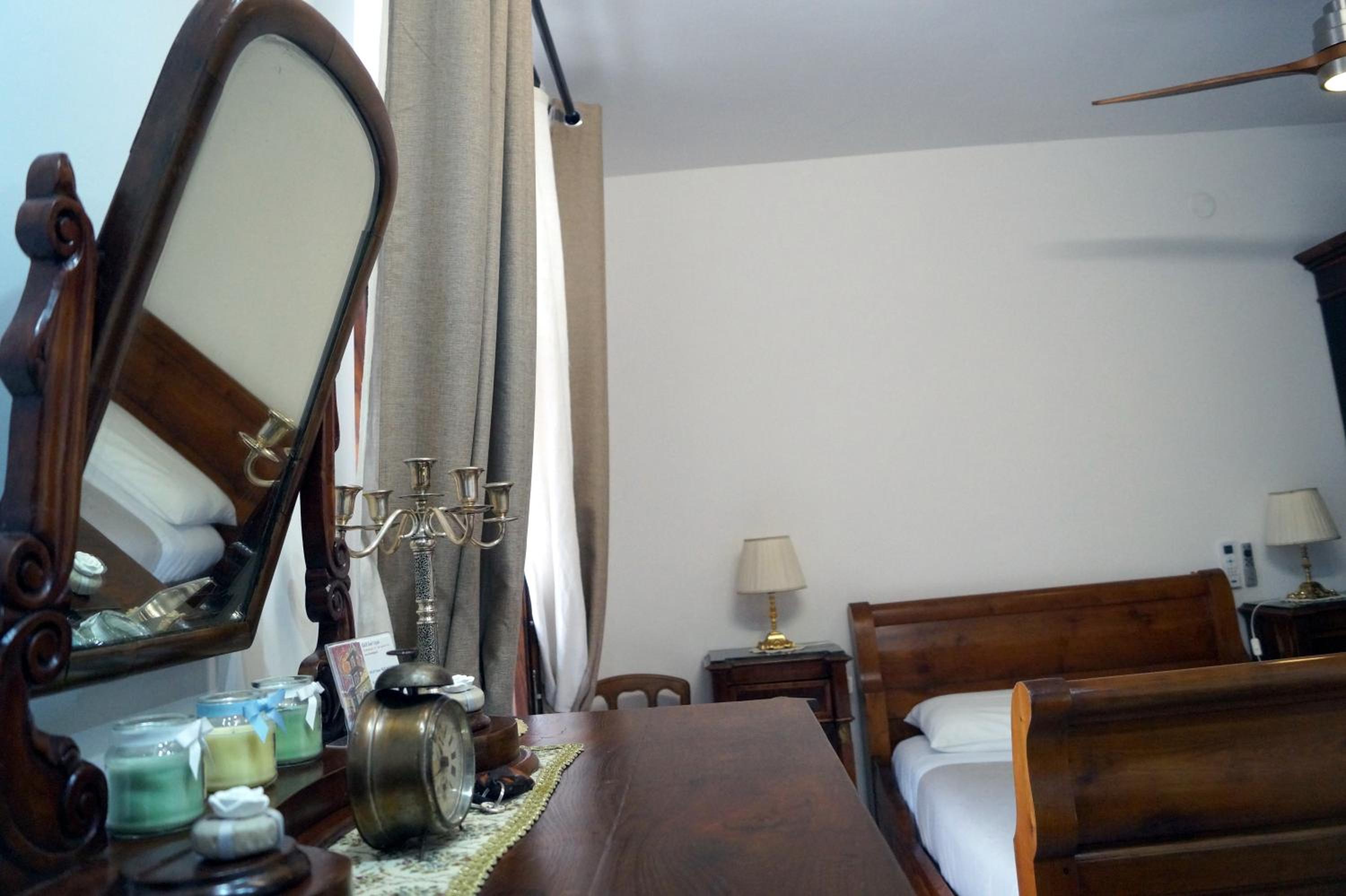 Large Double Room - Photo 13